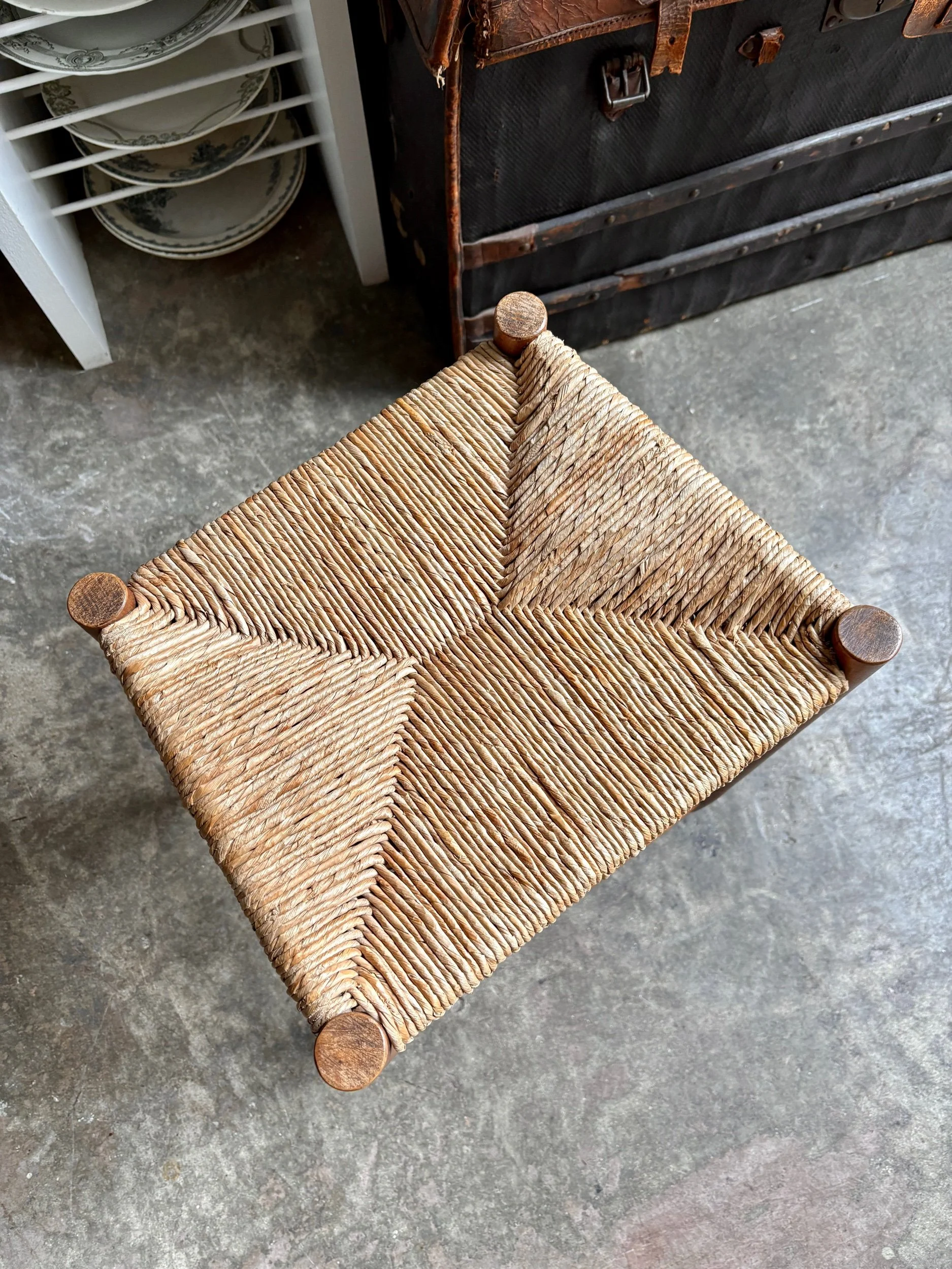 tabouret-haut-paille-bois-tressee-assise-vintage-axs-design-paris-france