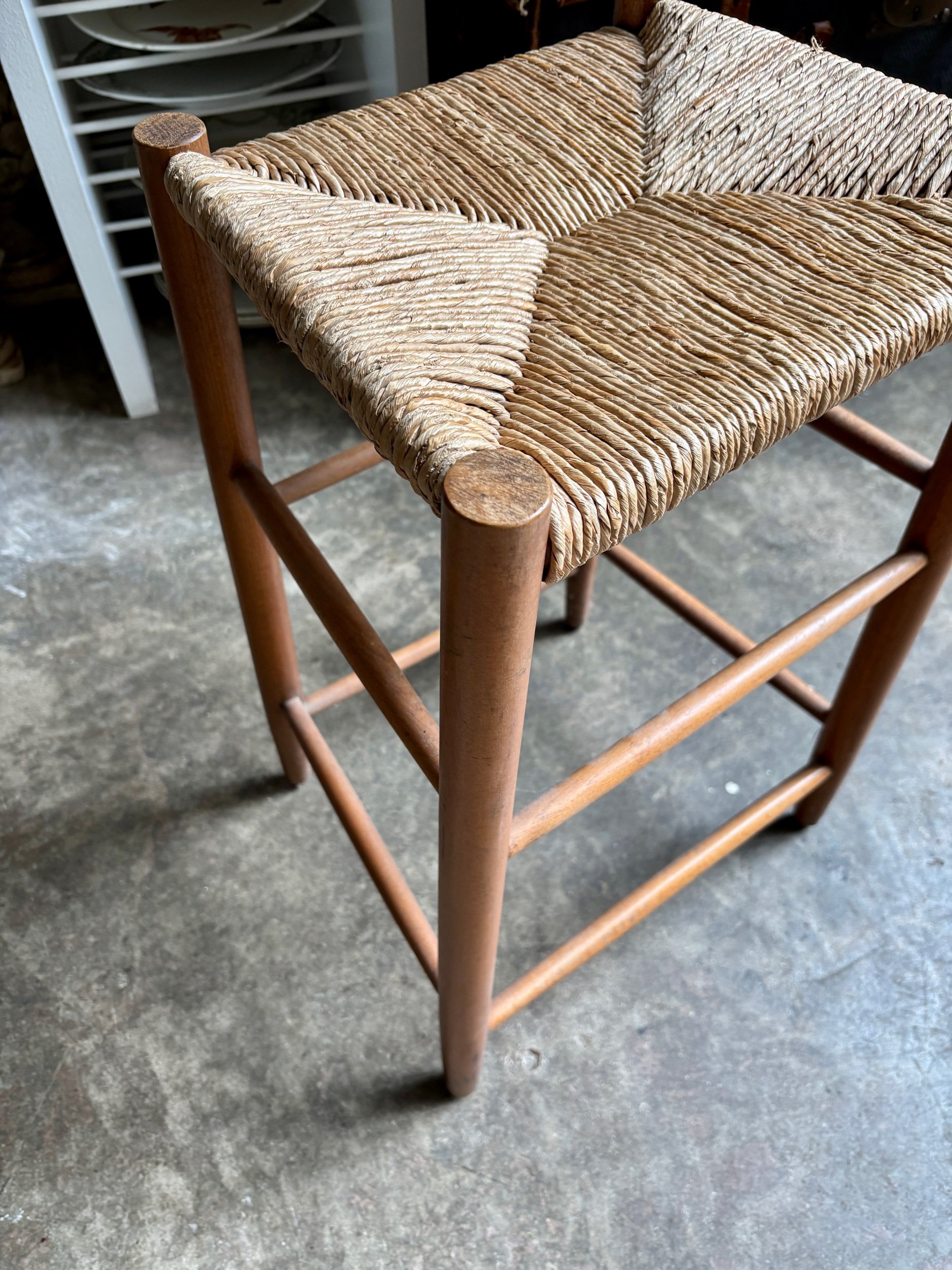 tabouret-haut-paille-bois-tressee-assise-vintage-axs-design-paris-france