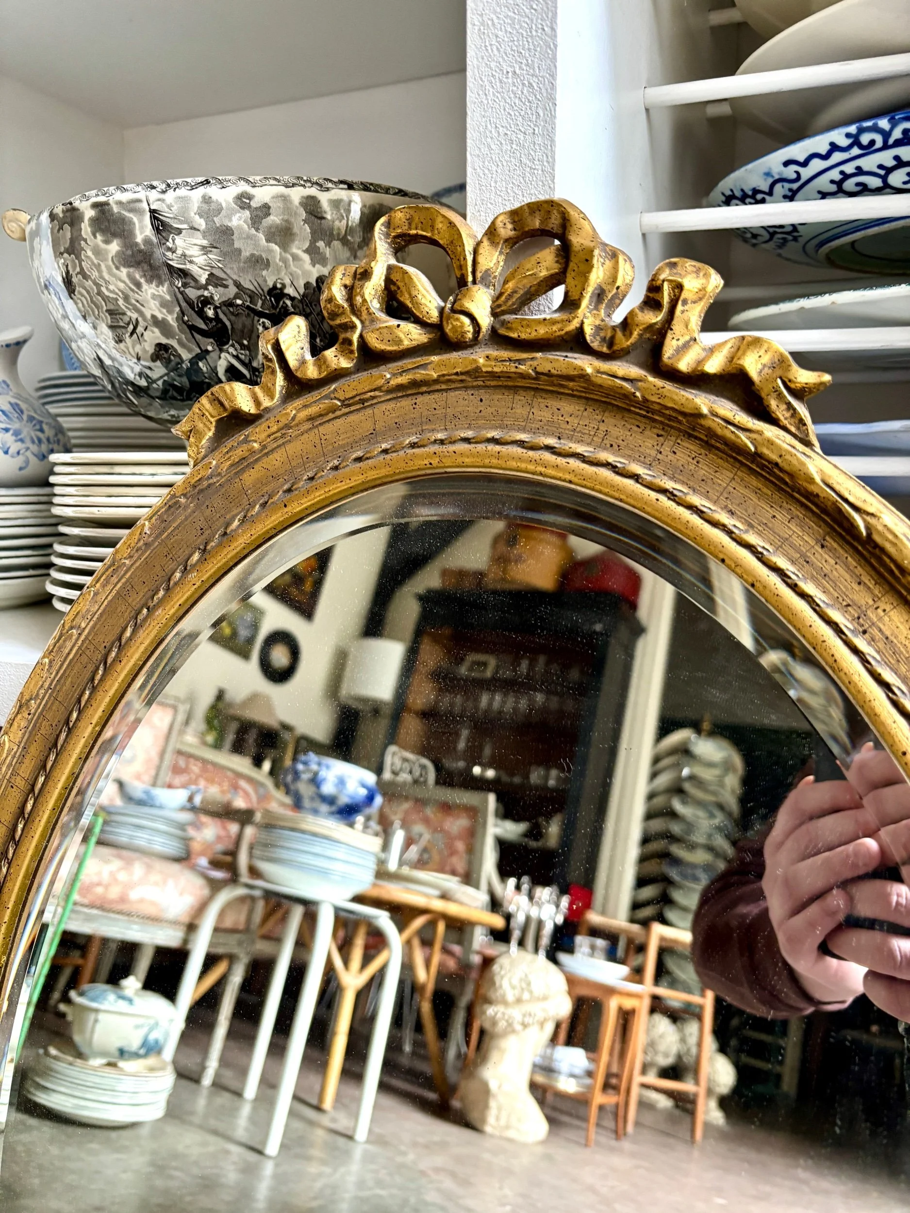 miroir-ovale-dore-noeud-deknudt-belgique-decoration-vintage-axs-design-paris-france