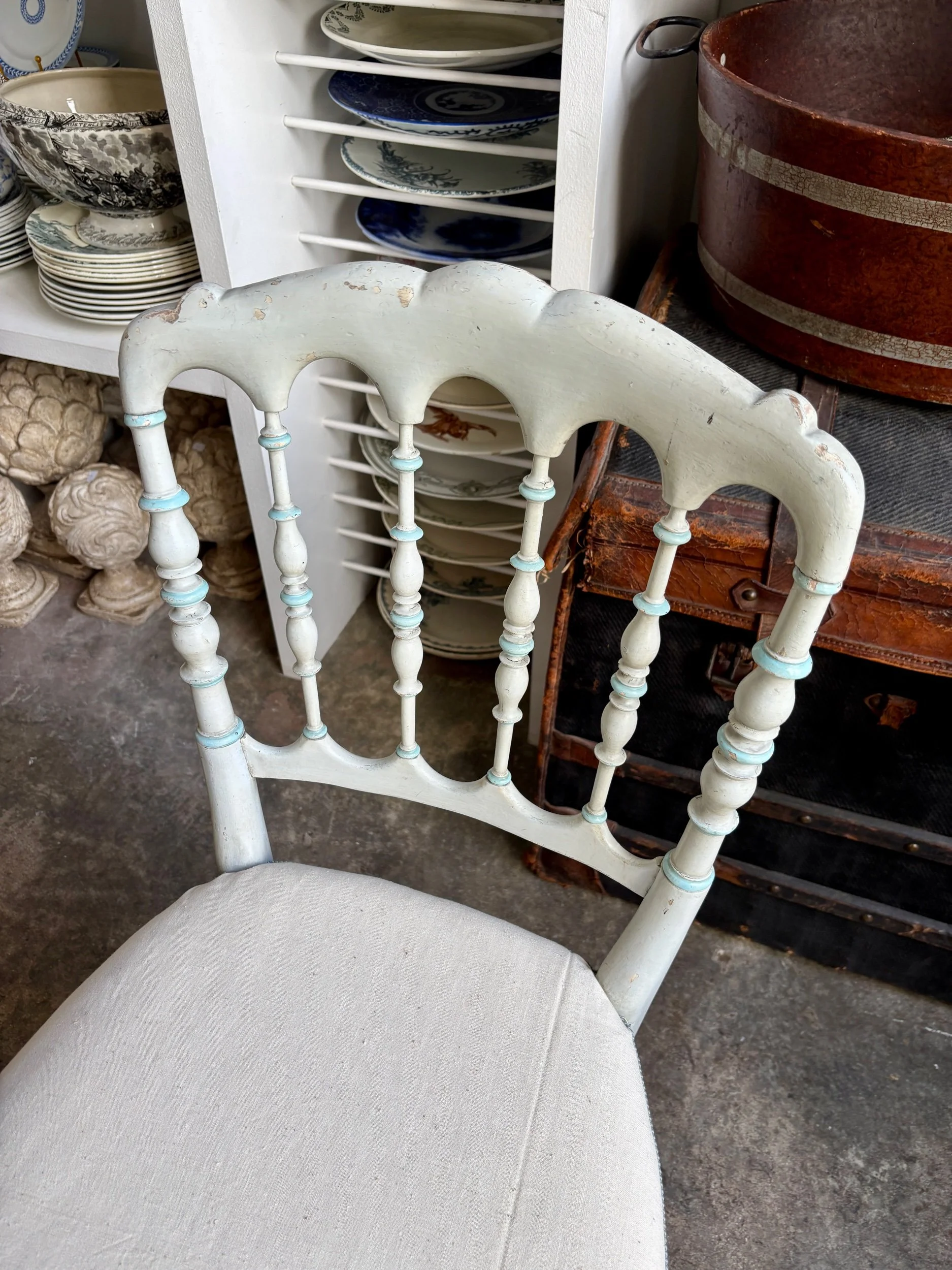 chaise-volante-napoleon-iii-bois-bleu-coton-beige-assise-vintage-axs-design-paris-france