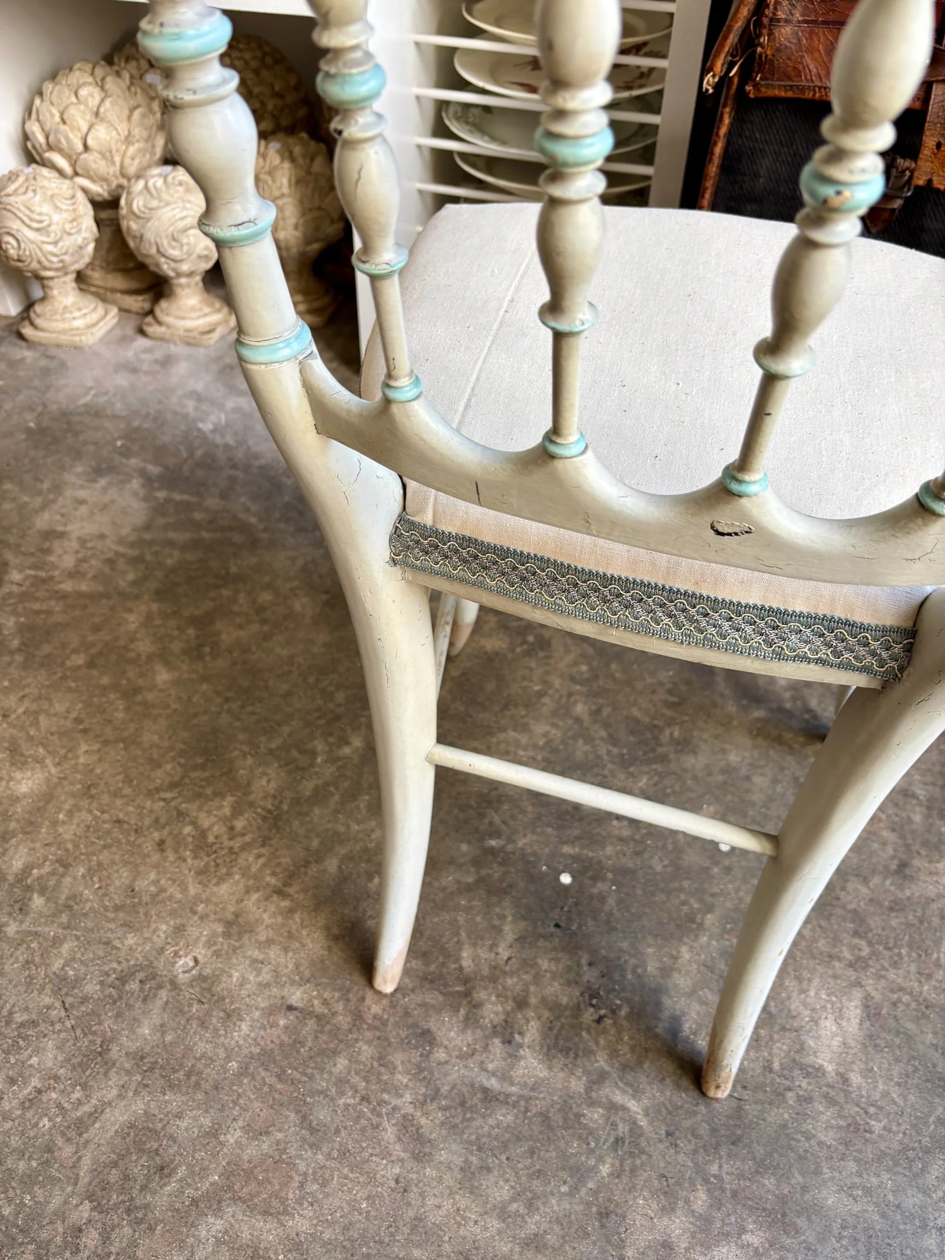 chaise-volante-napoleon-iii-bois-bleu-coton-beige-assise-vintage-axs-design-paris-france