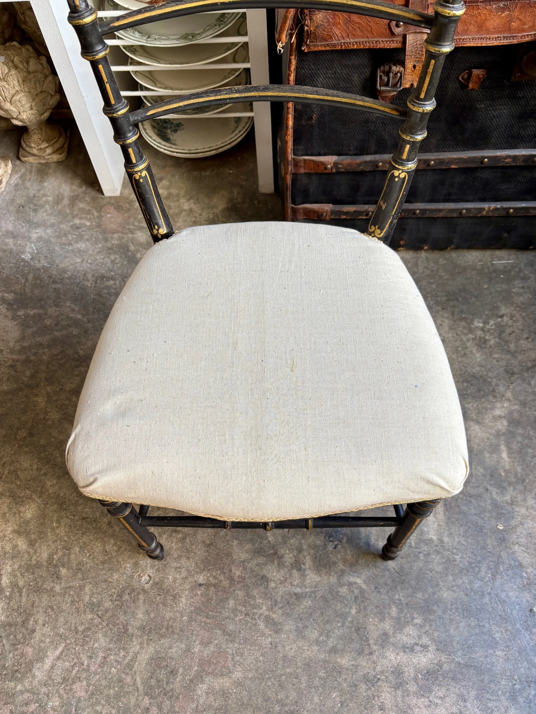 chaise-volante-napoleon-iii-bois-noirci-dore-metis-beige-assise-vintage-axs-design-paris-france