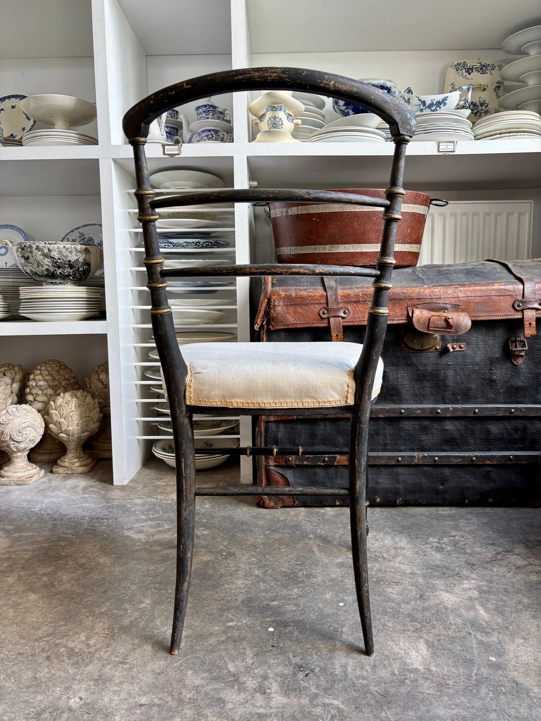 chaise-volante-napoleon-iii-bois-noirci-dore-metis-beige-assise-vintage-axs-design-paris-france