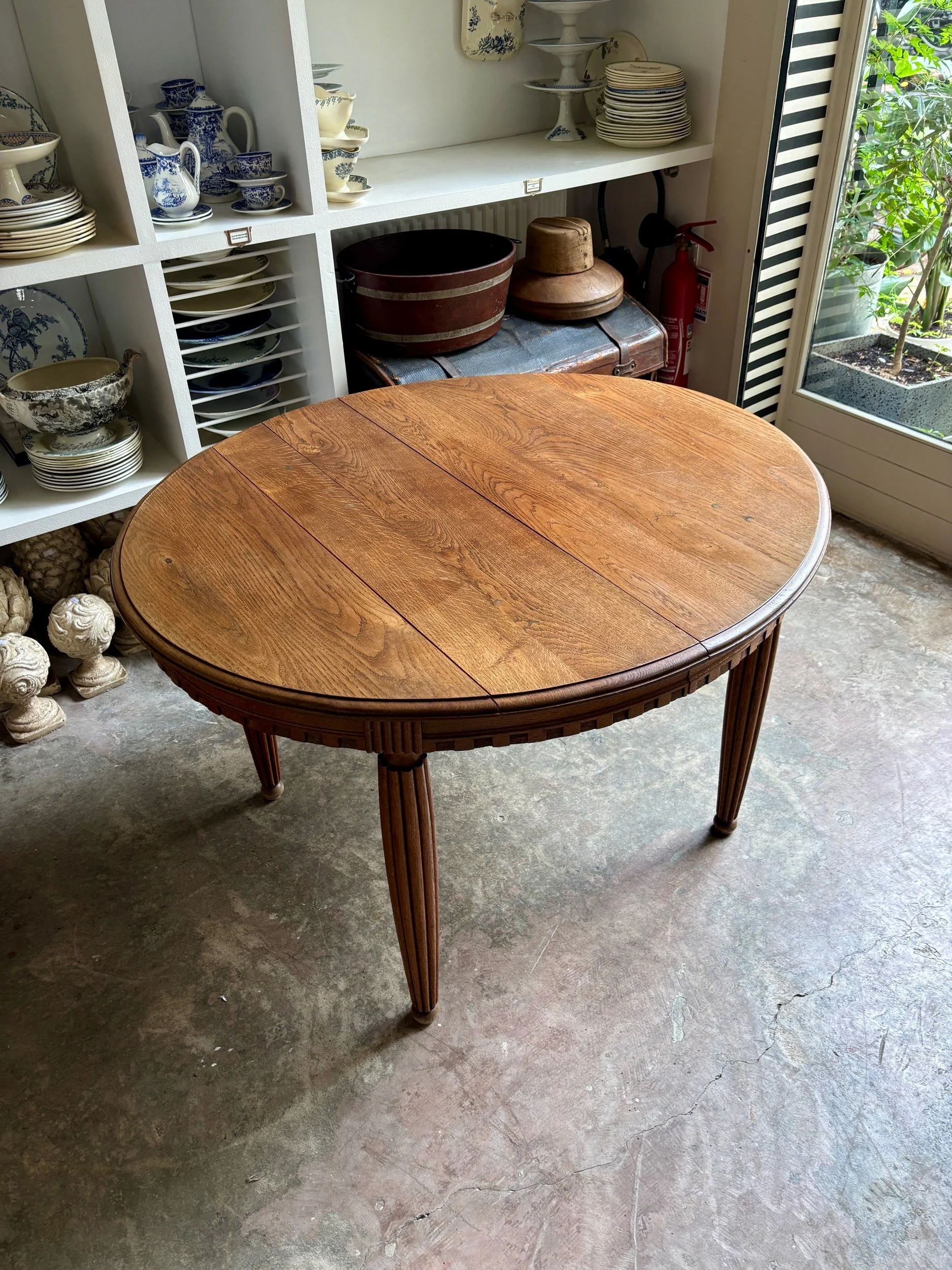 table-manger-bois-fonce-vintage-axs-design-paris-france