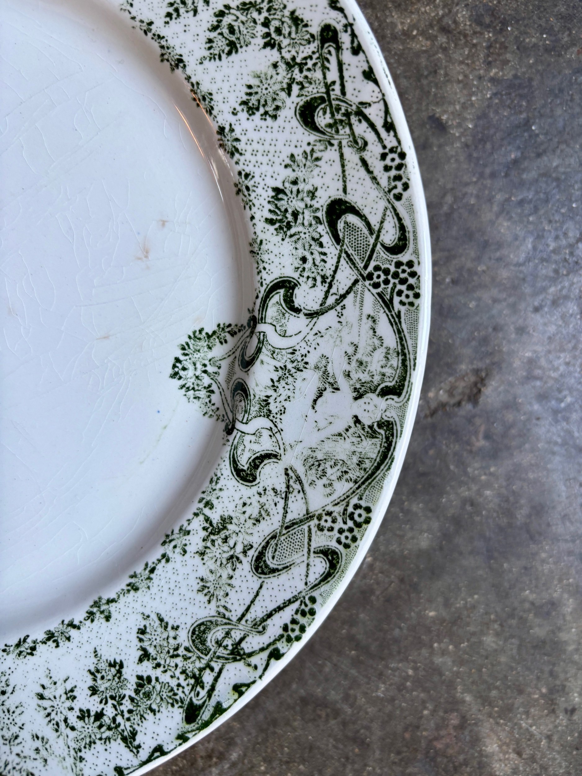assiette-gateau-terre-de-fer-creil-montereau-compiegne-vaisselle-vintage-axs-design-paris-france