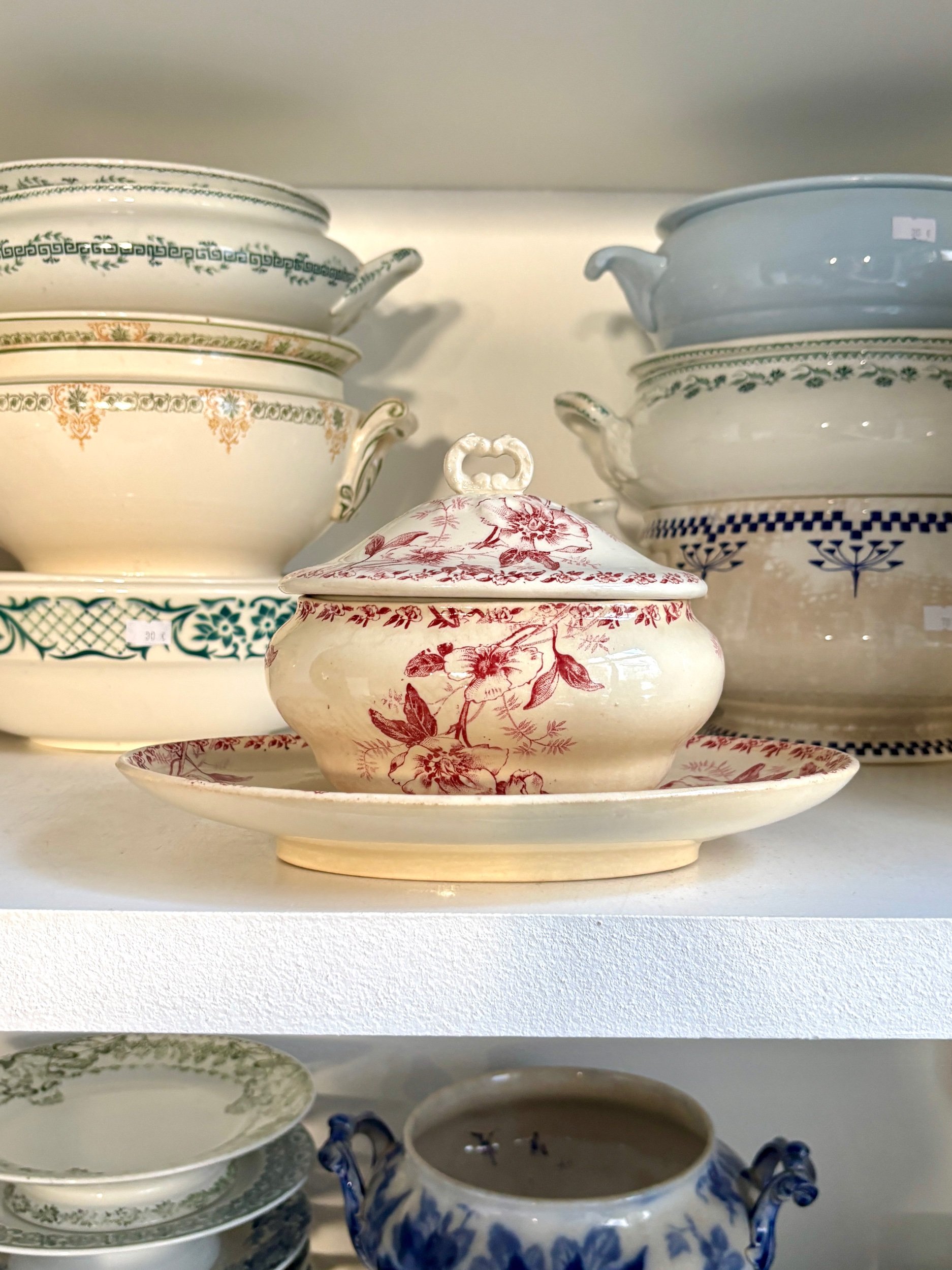 sauciere-terre-de-fer-rose-gien-roses-de-noel-vaisselle-vintage-axs-design-paris-france