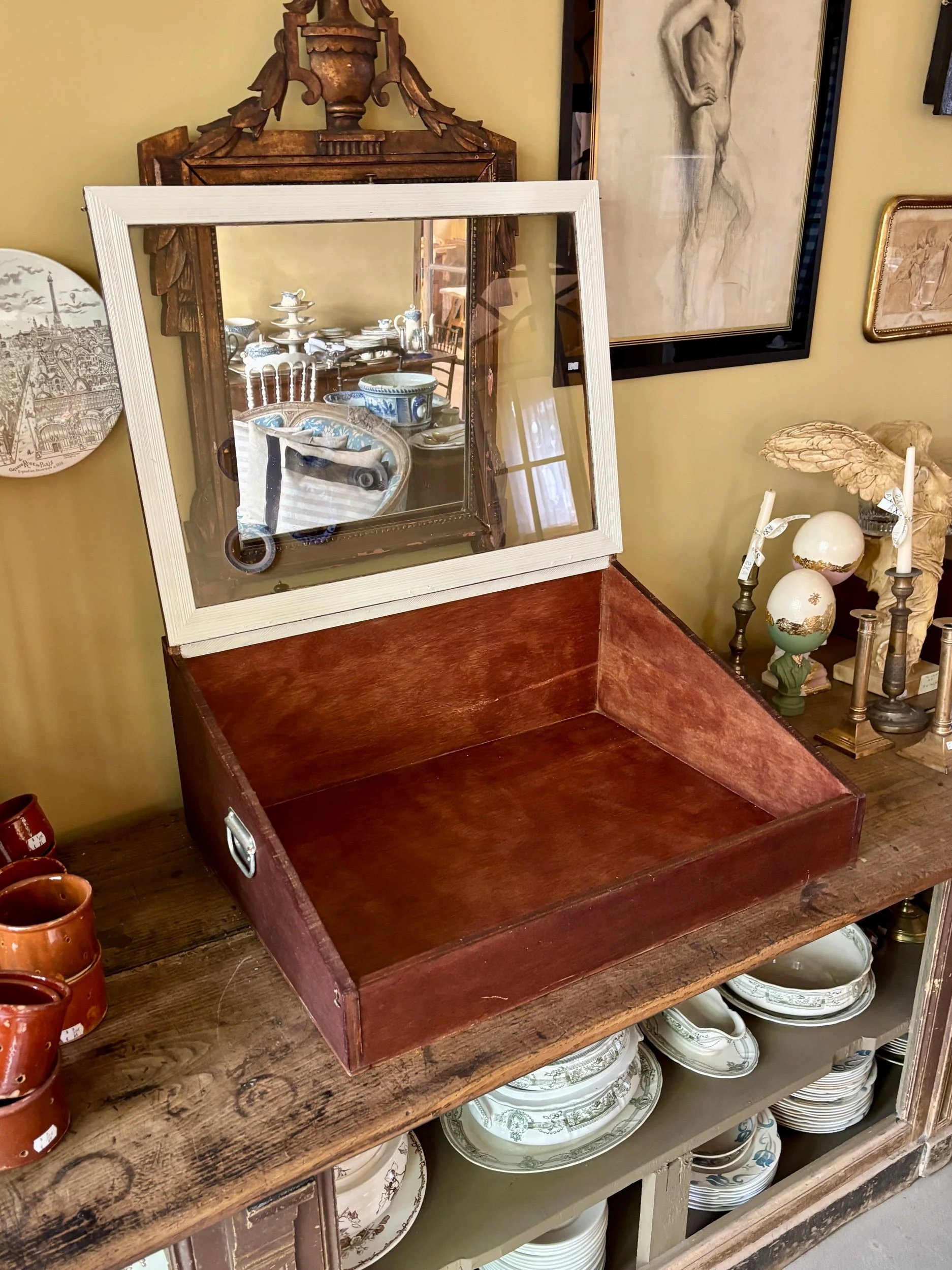 vitrine-presentation-bois-fonce-verre-meuble-vintage-axs-design-paris-france