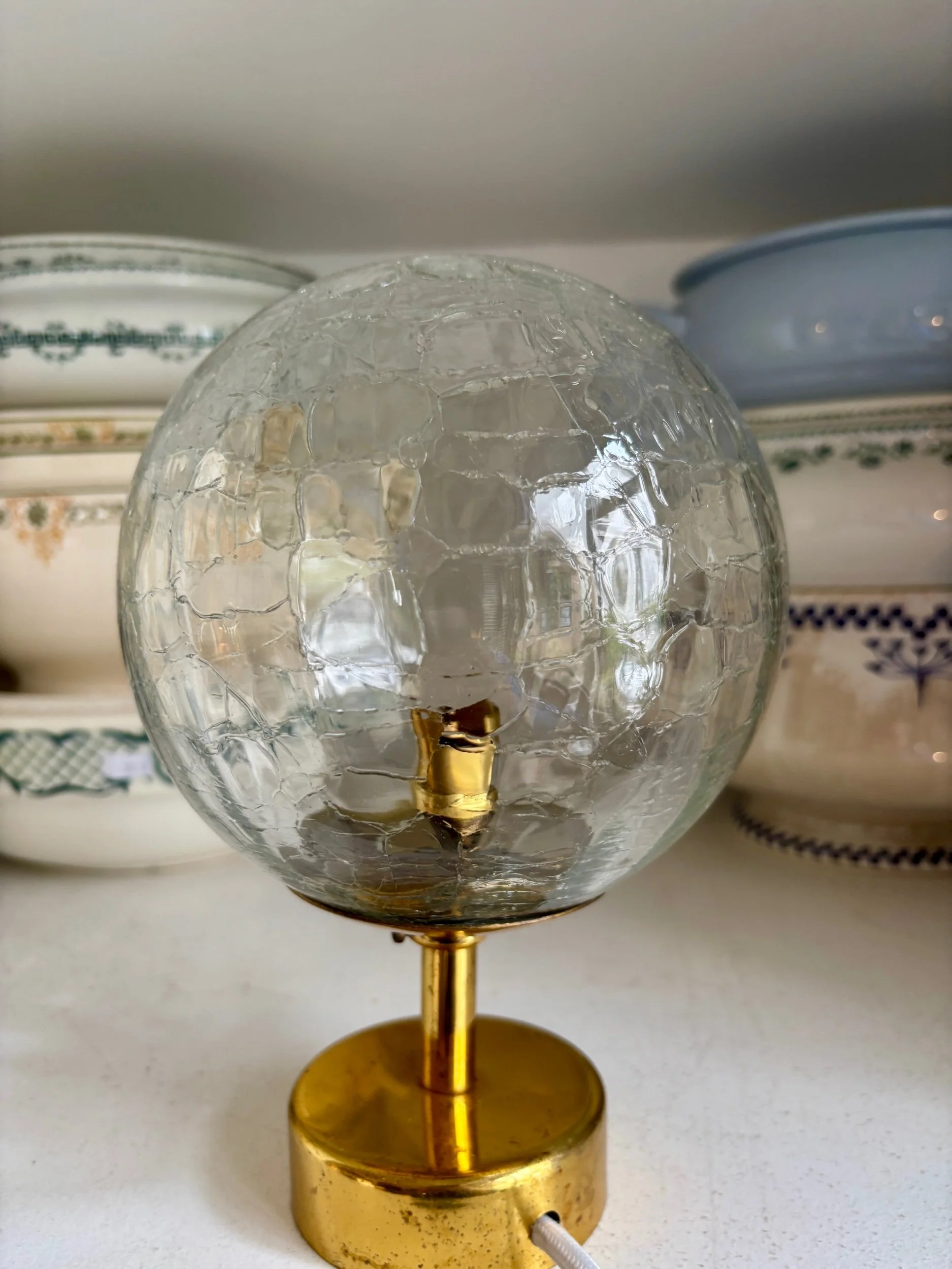 lampe-table-verre-craquele-metal-dore-luminaire-vintage-axs-design-paris-france