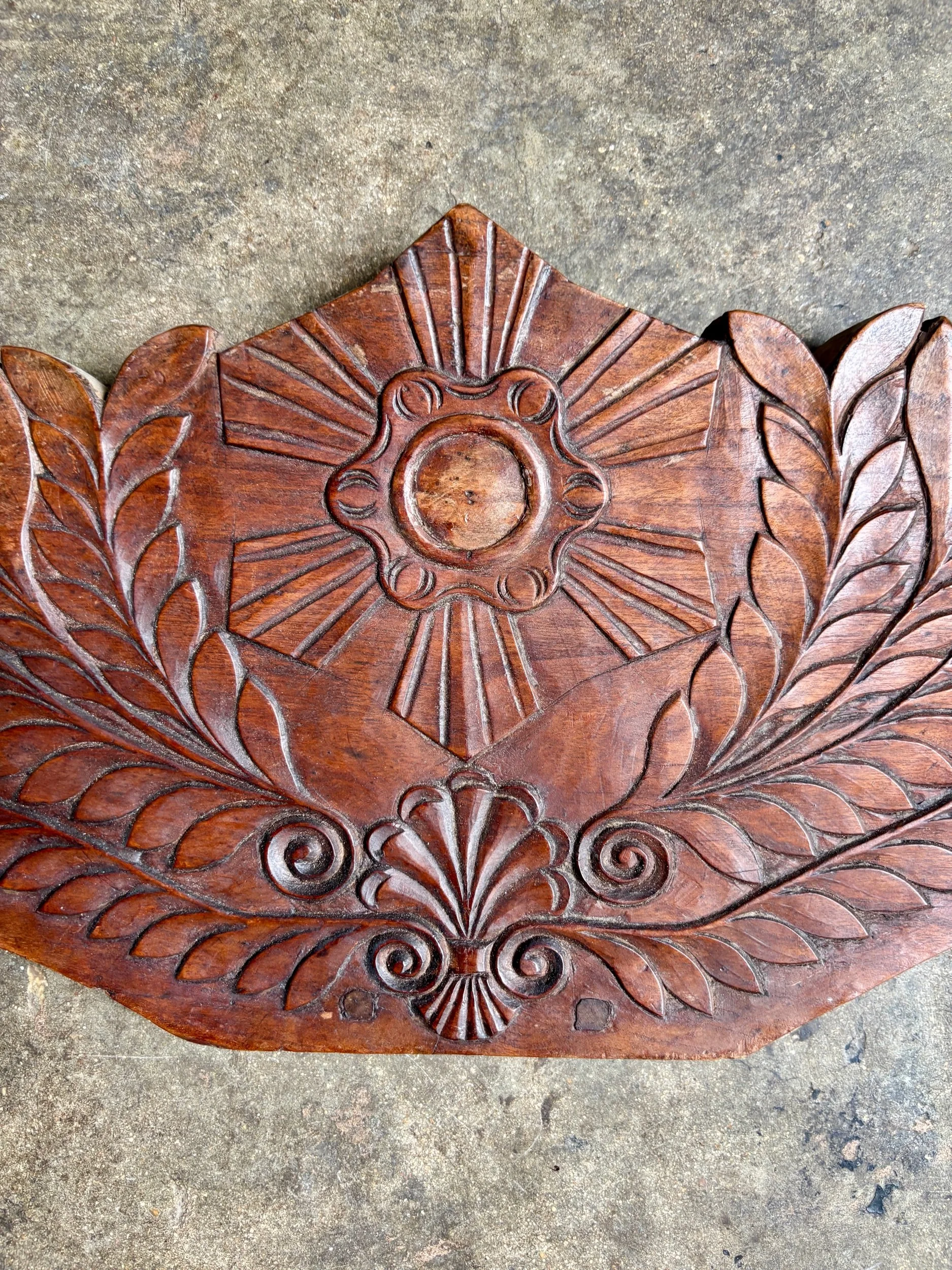 fronton-bois-sculpte-decoration-vintage-axs-design-paris-france