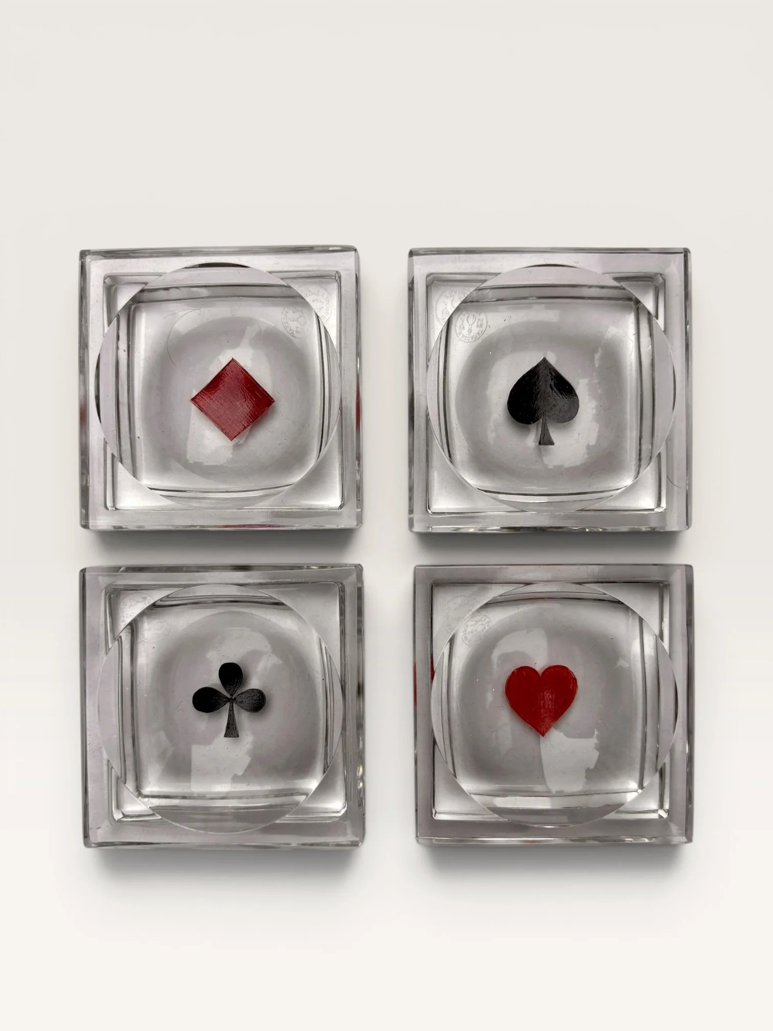 cendrier-vide-poche-baccarat-cristal-decoration-vintage-axs-design-paris-france