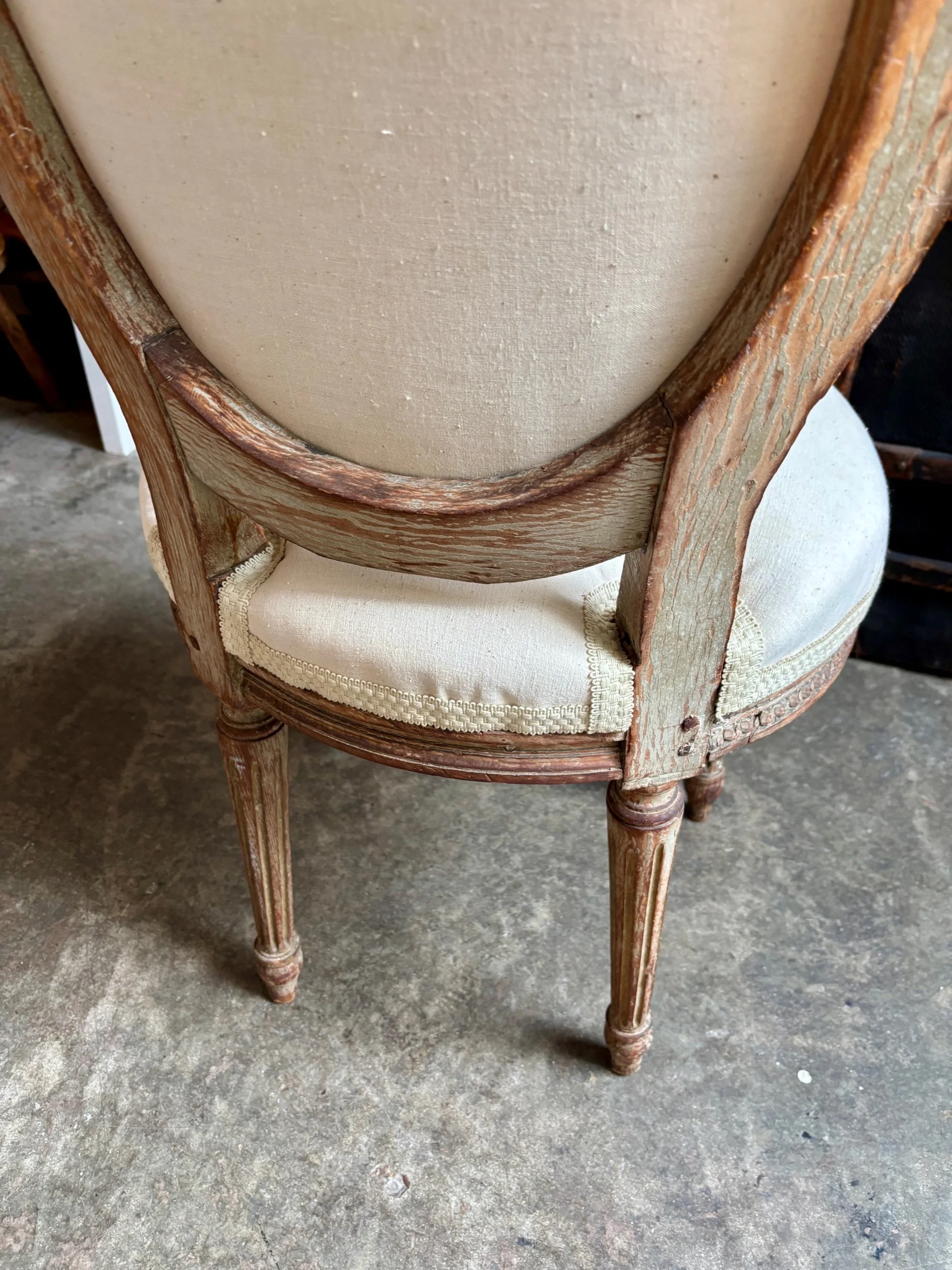 chaise-dossier-medaillon-coton-beige-assise-vintage-axs-design-paris-france