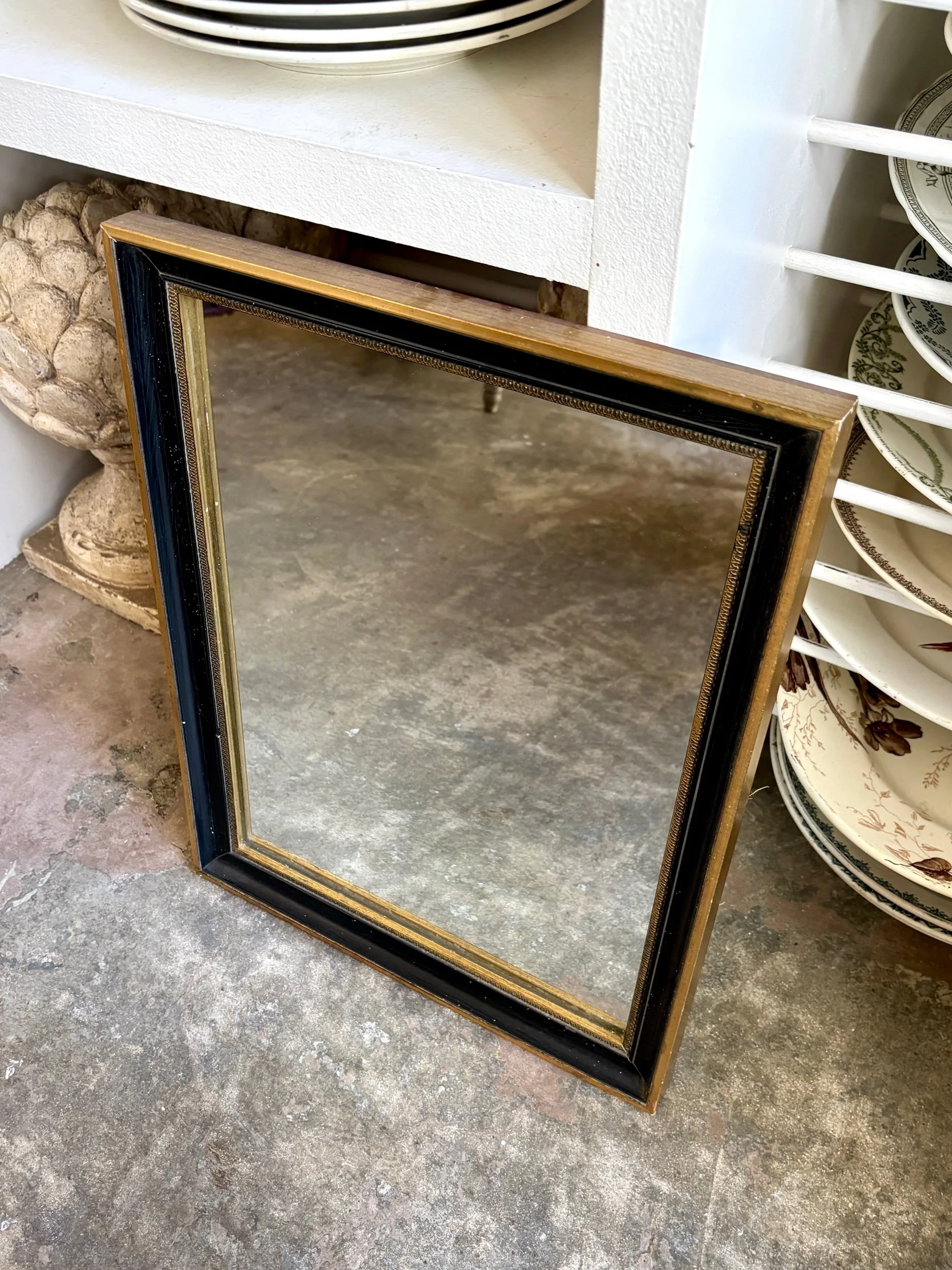 miroir-bois-stuc-noir-dore-palmettes-decoration-vintage-axs-design-paris-france