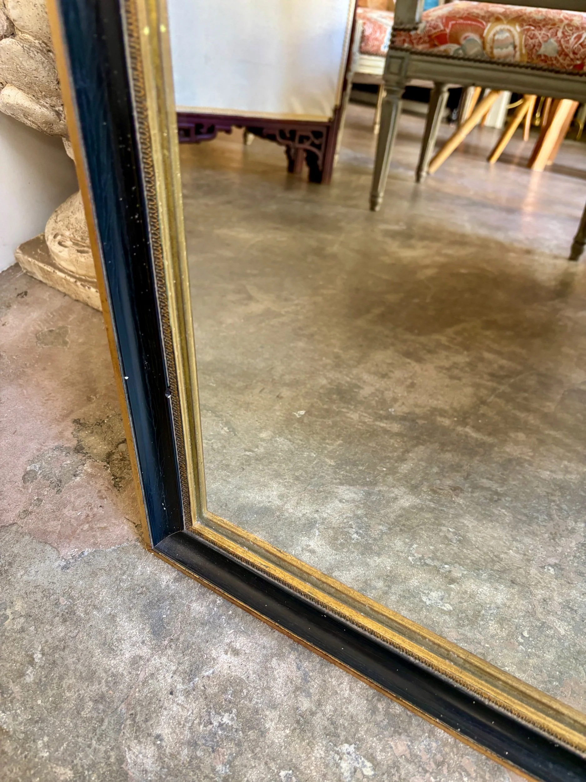 miroir-bois-stuc-noir-dore-palmettes-decoration-vintage-axs-design-paris-france