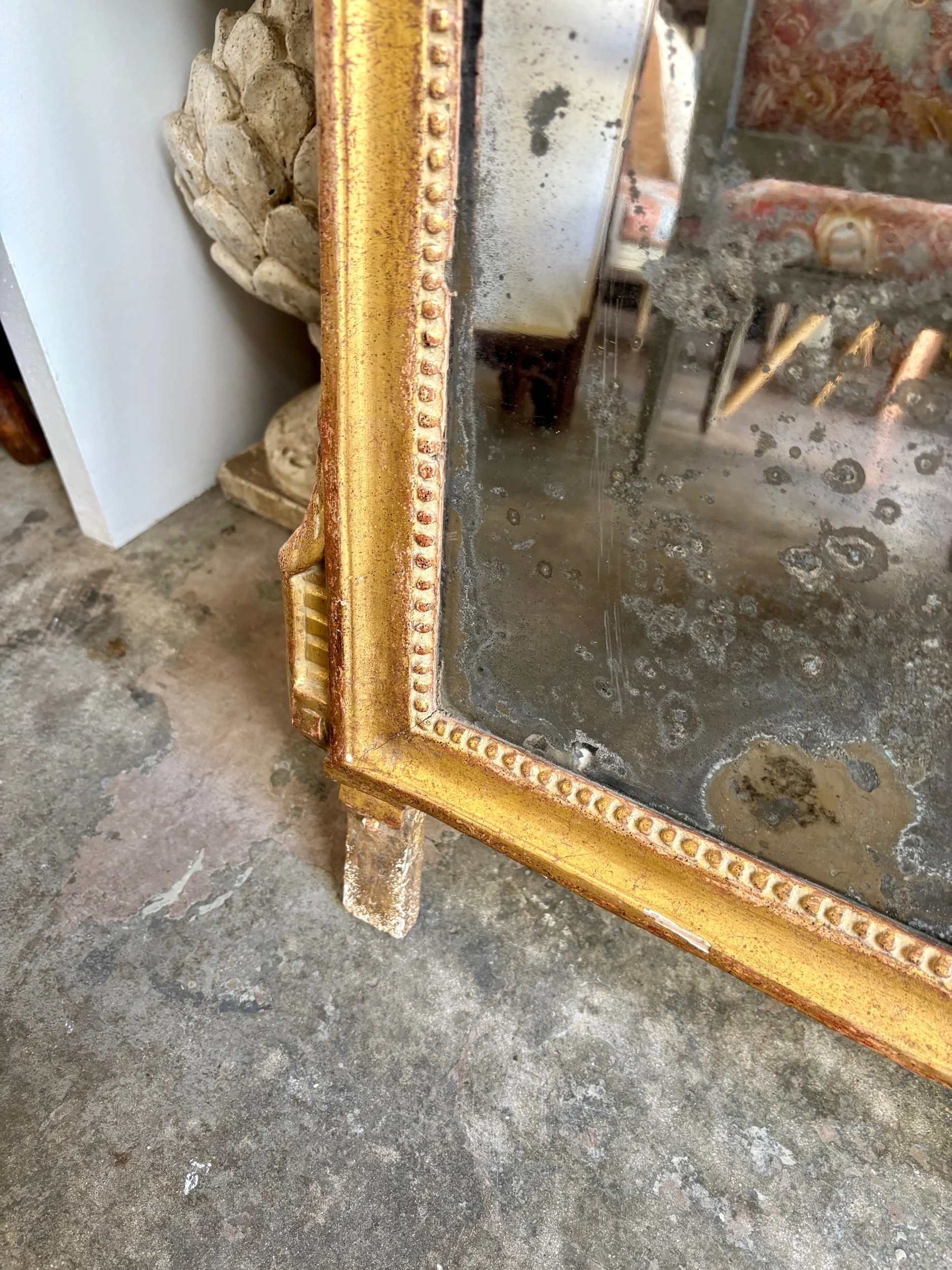 miroir-applique-fronton-bois-stuc-dore-decoration-vintage-antique-axs-design-paris-france