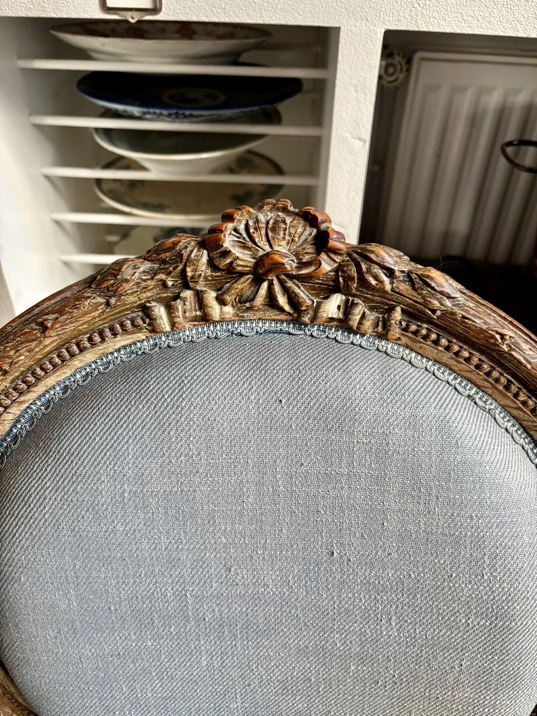 chaise-medaillon-bois-coton-bleu-assise-classique-vintage-axs-design-paris-france