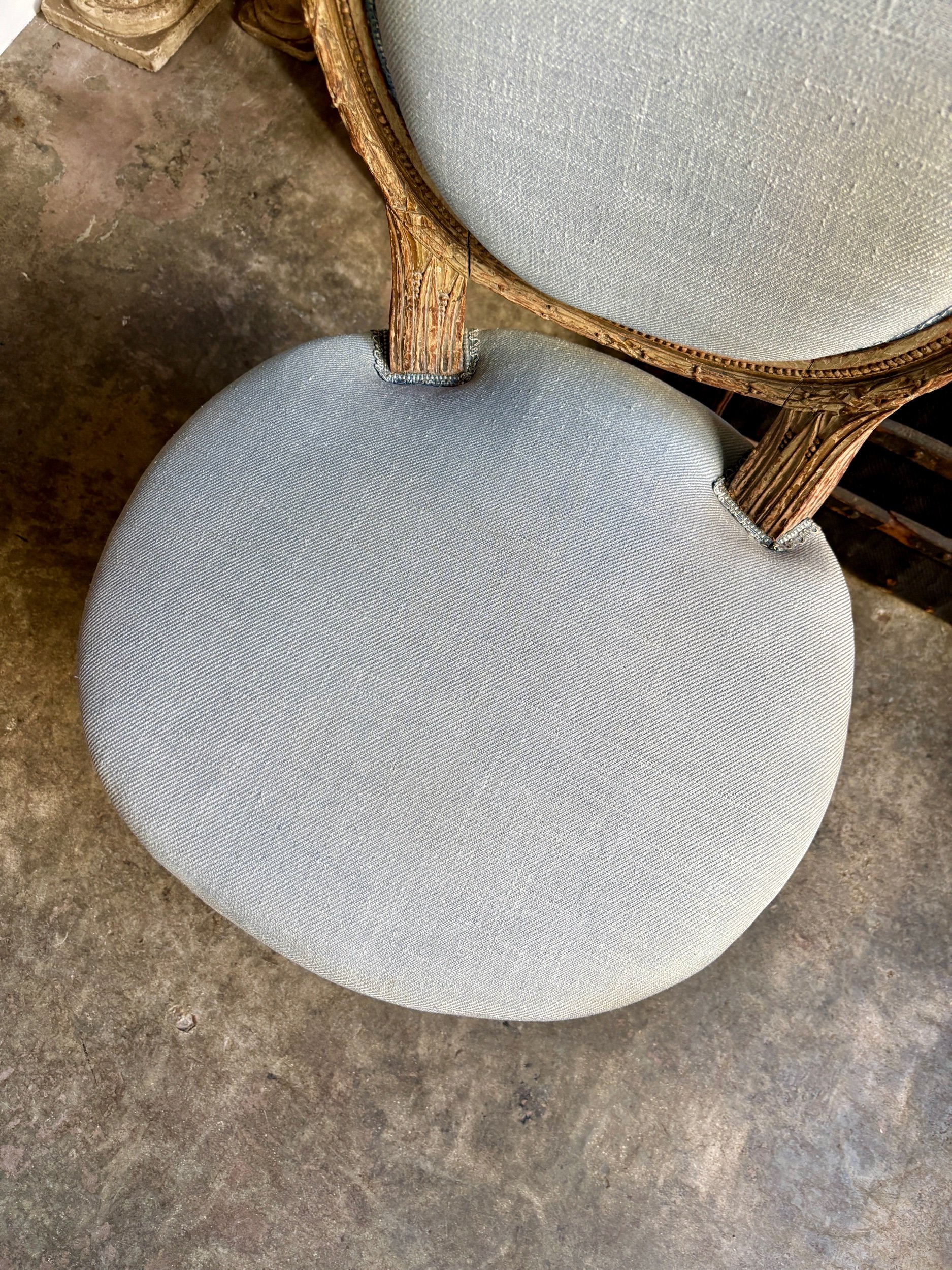 chaise-medaillon-bois-coton-bleu-assise-classique-vintage-axs-design-paris-france