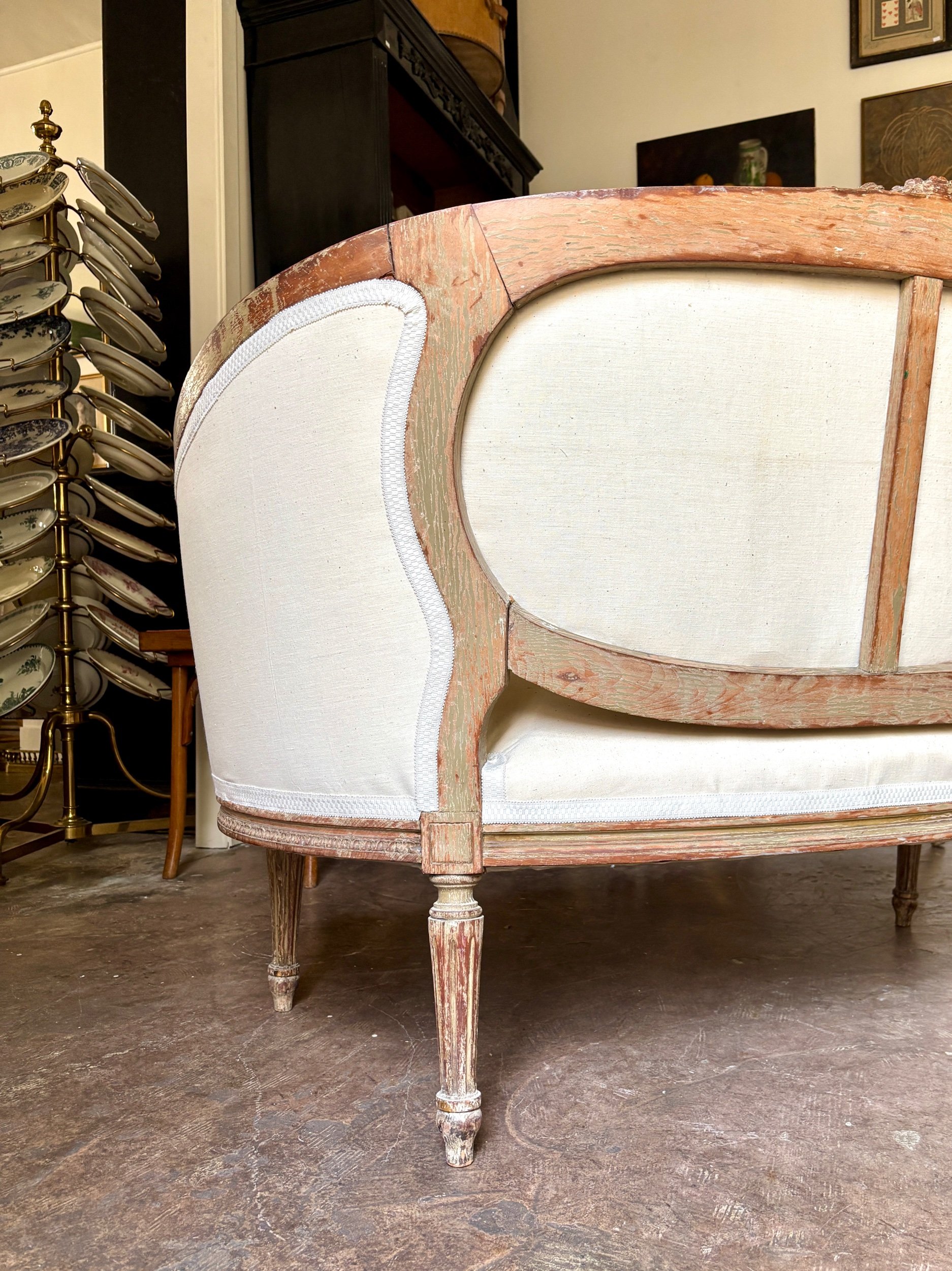 banquette-2-places-corbeille-bois-sculpte-metis-beige-xviii-eme-assise-antique-classique-axs-design-paris-france