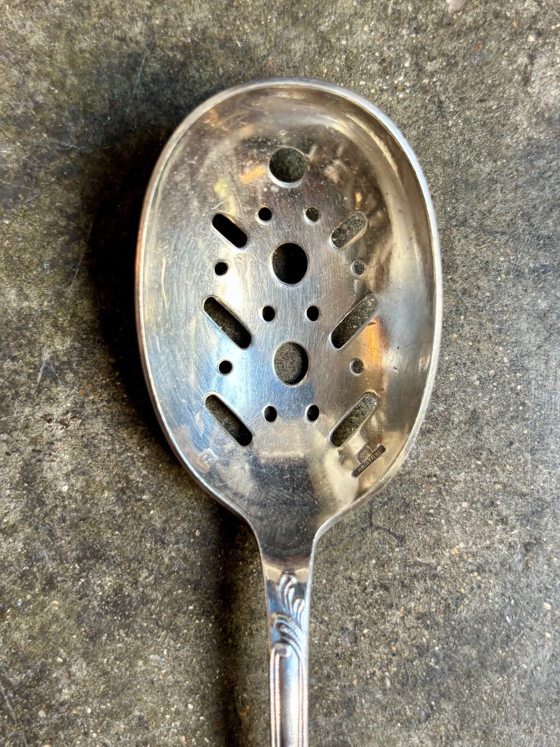 cuillere-service-ajouree-christofle-metal-argente-vaisselle-vintage-axs-design-paris-france
