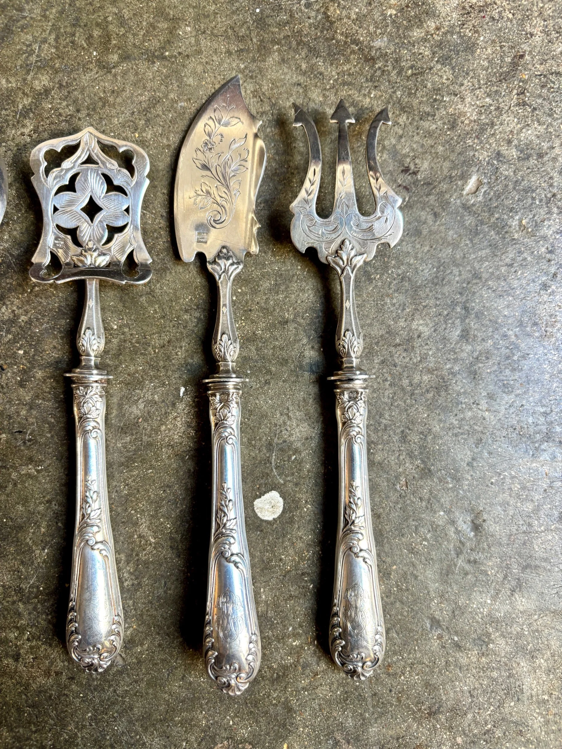 4-couverts-bonbon-argent-monogramme-vaisselle-antique-vintage-axs-design-paris-france