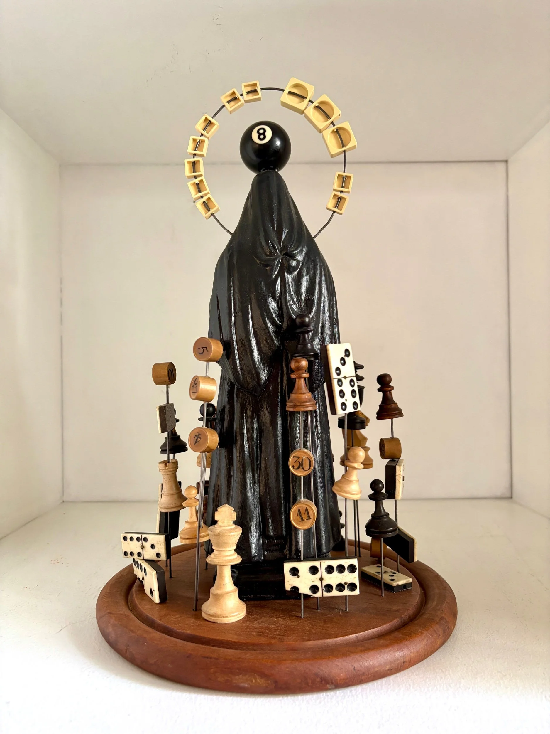 in-god-we-trust-vierge-domino-echec-billard-scrabble-creation-sculpture-art-axs-design-paris-france