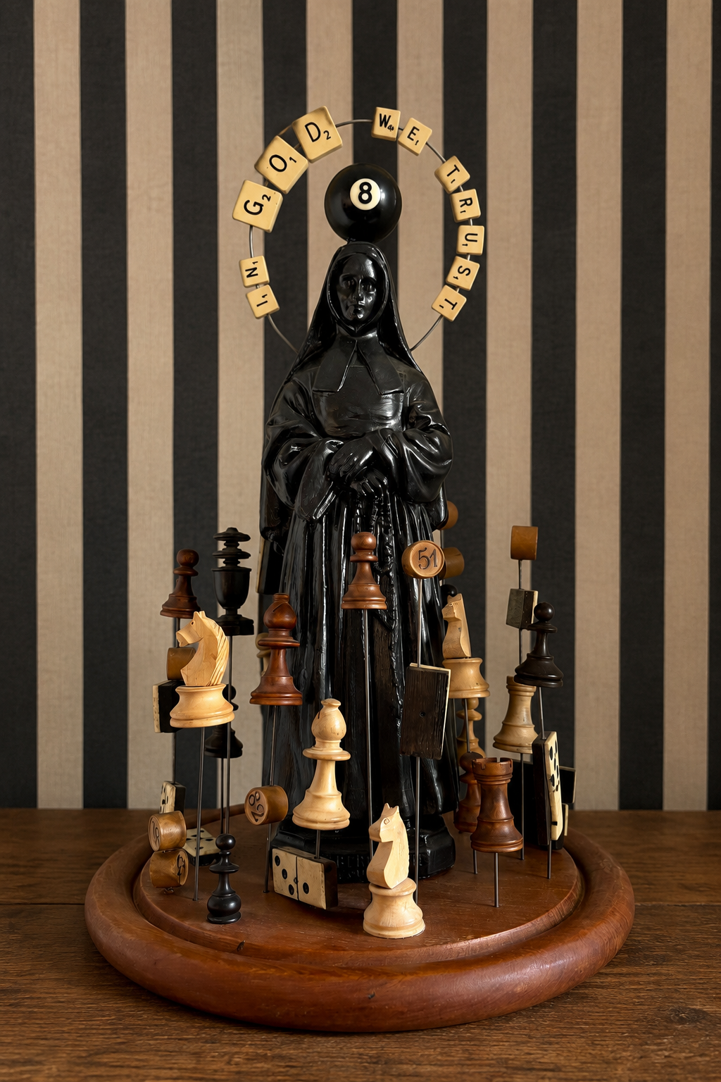 in-god-we-trust-vierge-domino-echec-billard-scrabble-creation-sculpture-art-axs-design-paris-france
