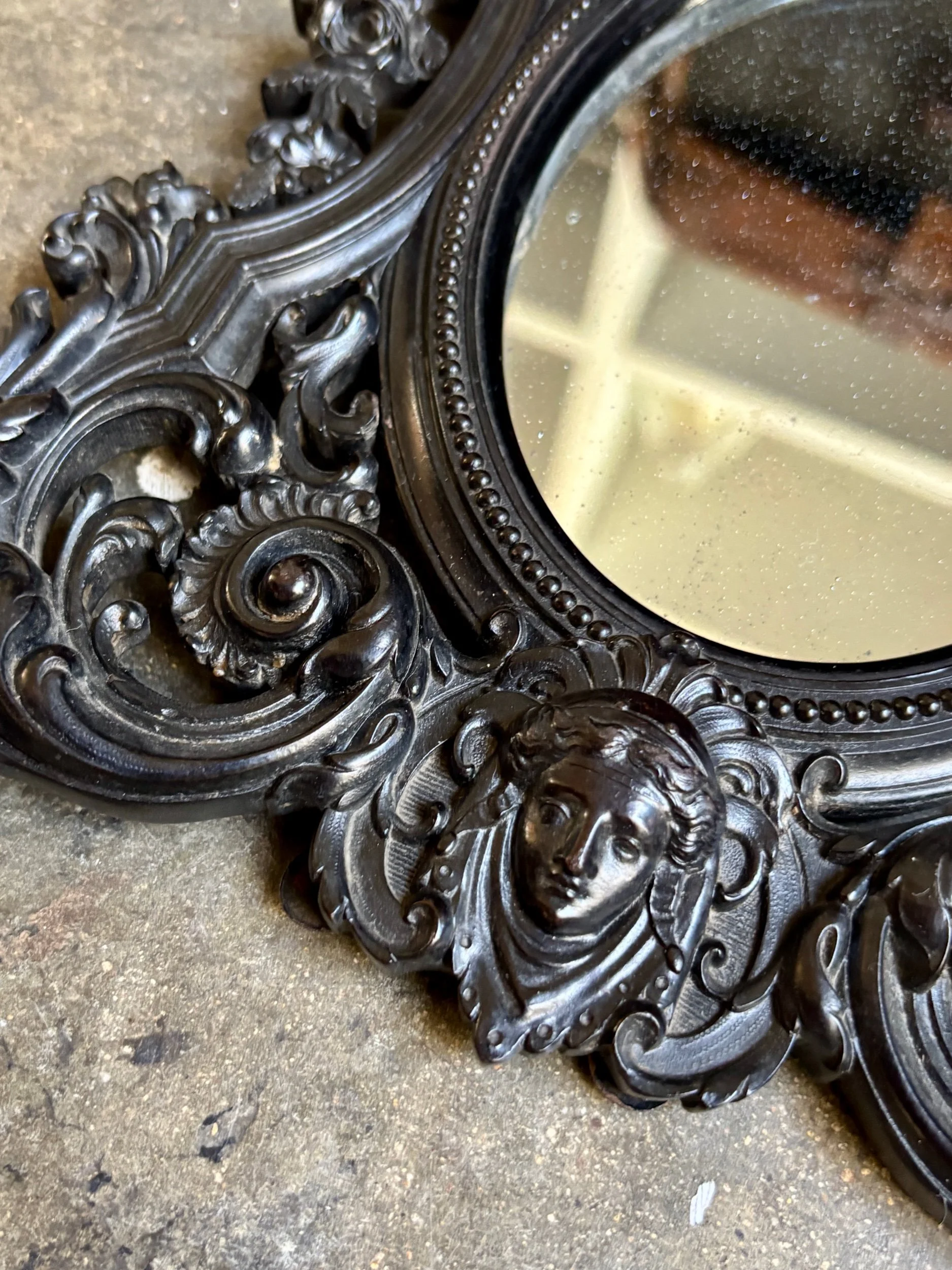 miroir-napoleon-iii-gutta-percha-noir-decoration-antique-vintage-axs-design-paris-france