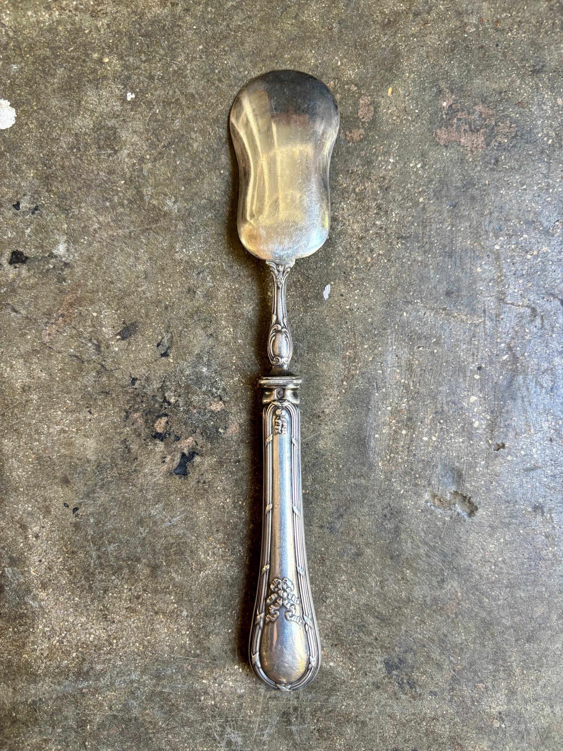 pelle-mignardise-perrin-couvert-service-argent-vaisselle-vintage-axs-design-paris-france