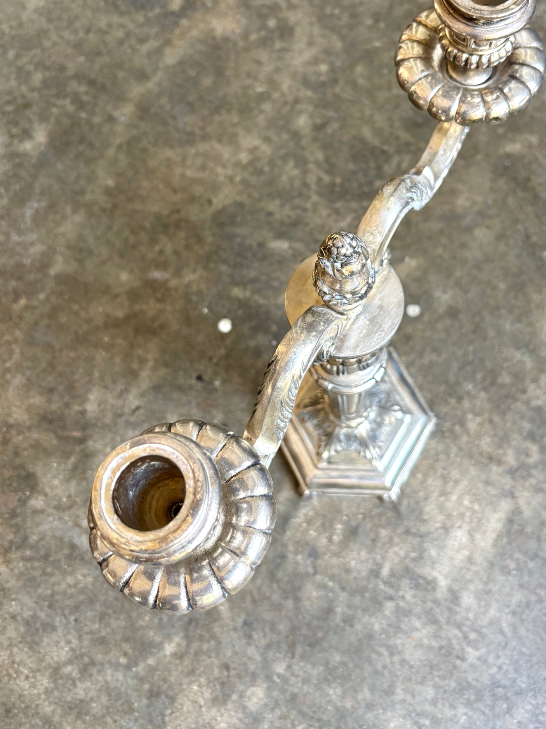 chandelier-2-feux-metal-argente-louis-xv-decoration-classique-vintage-axs-design-paris-france
