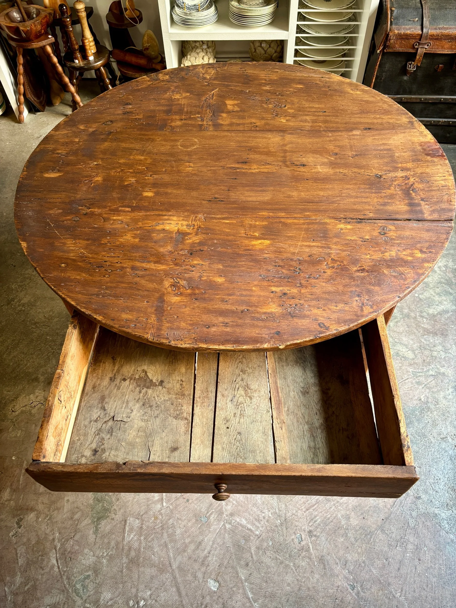 table-ferme-ronde-bois-tiroir-meuble-vintage-axs-design-paris-france