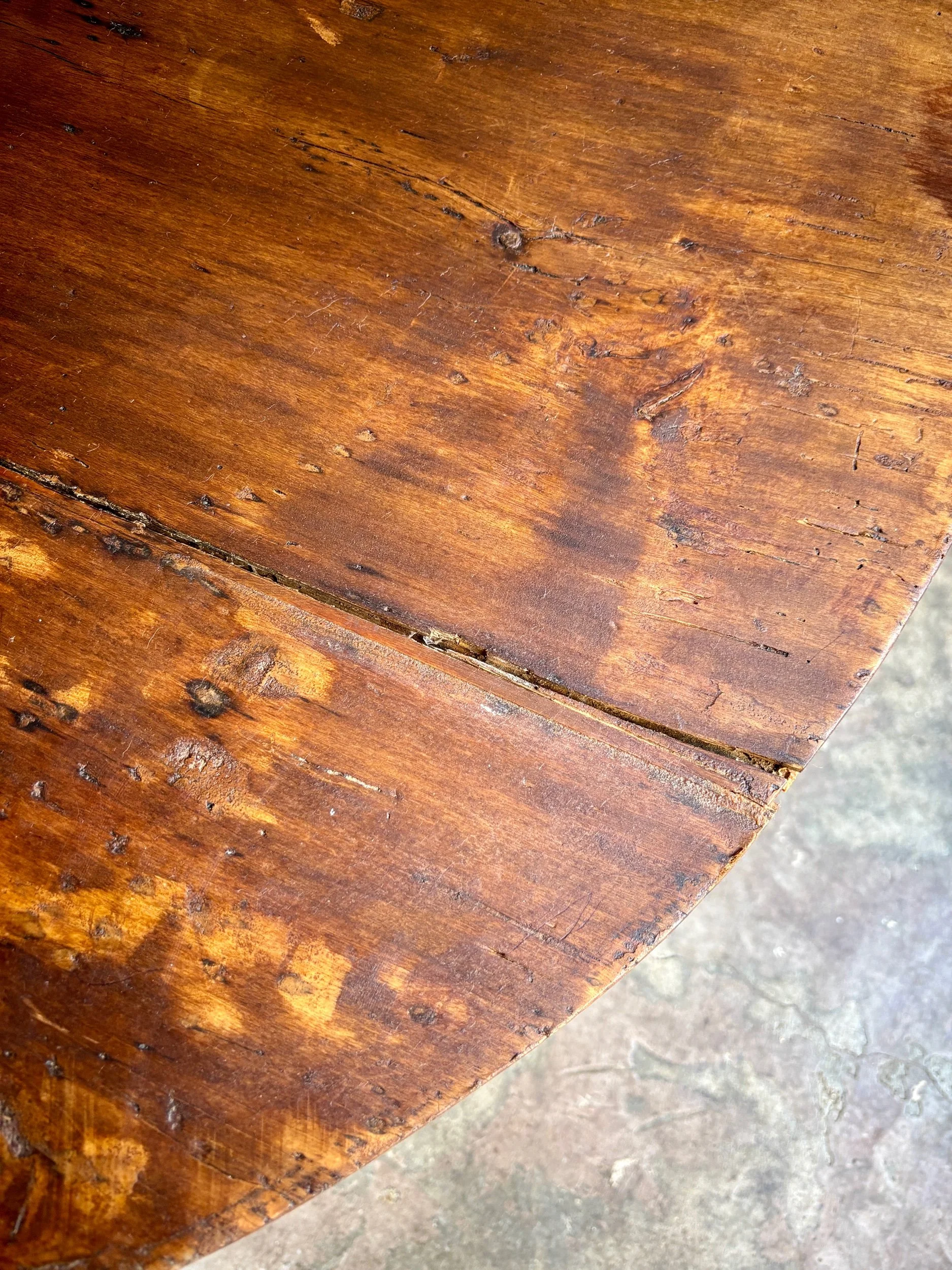 table-ferme-ronde-bois-tiroir-meuble-vintage-axs-design-paris-france