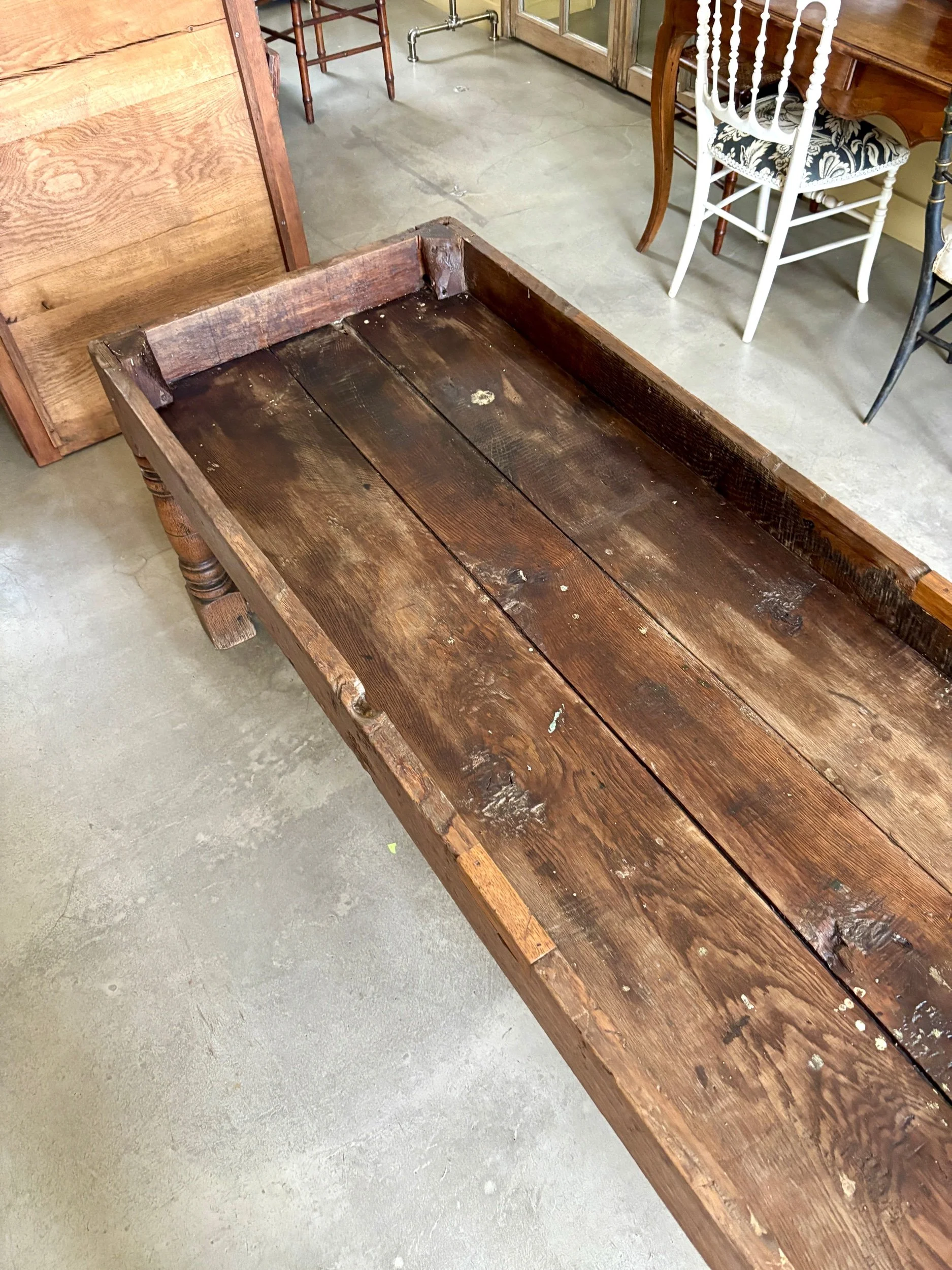 table-drapier-bois-massif-meuble-vintage-axs-design-paris-france