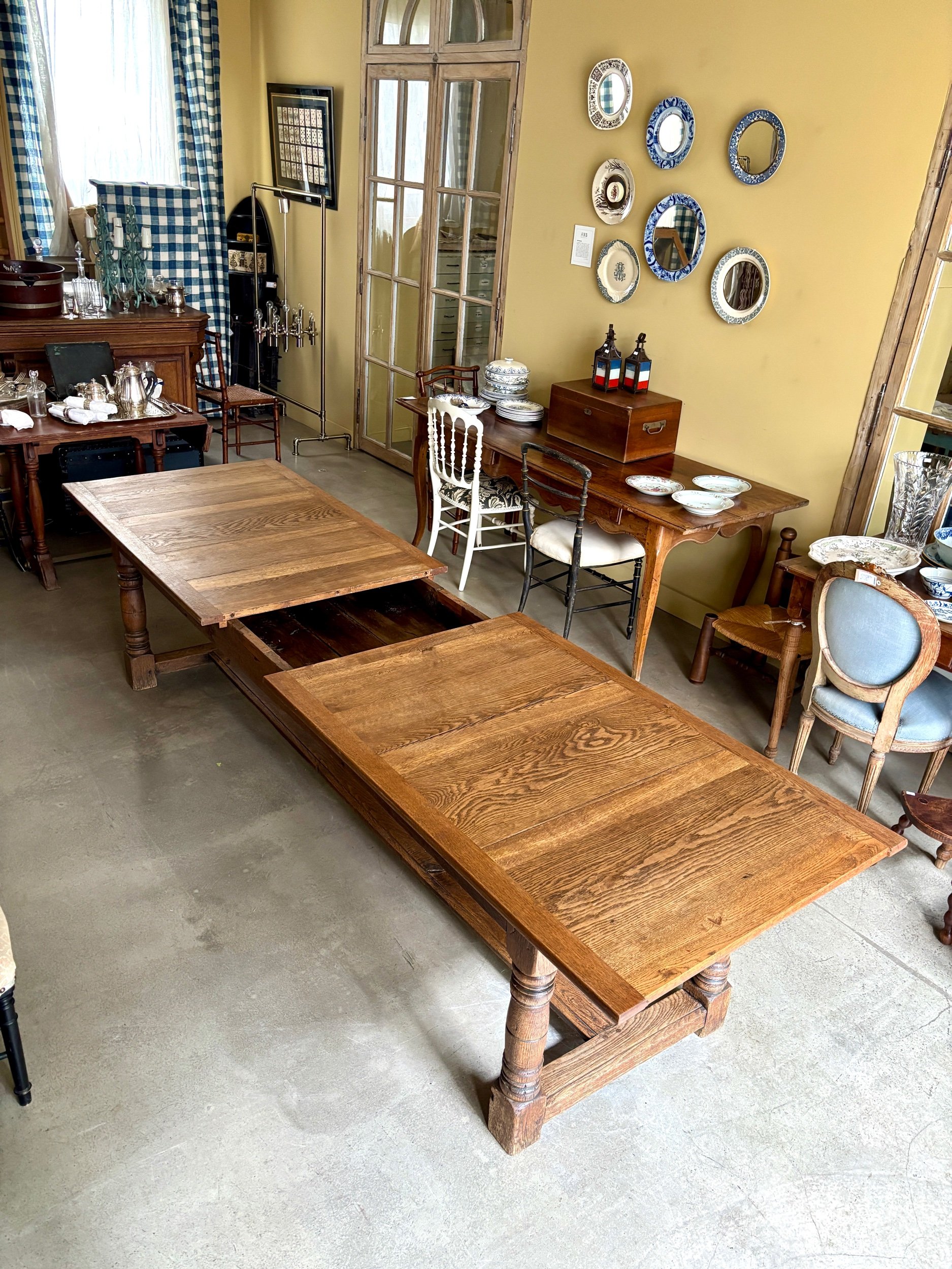 table-drapier-bois-massif-meuble-vintage-axs-design-paris-france
