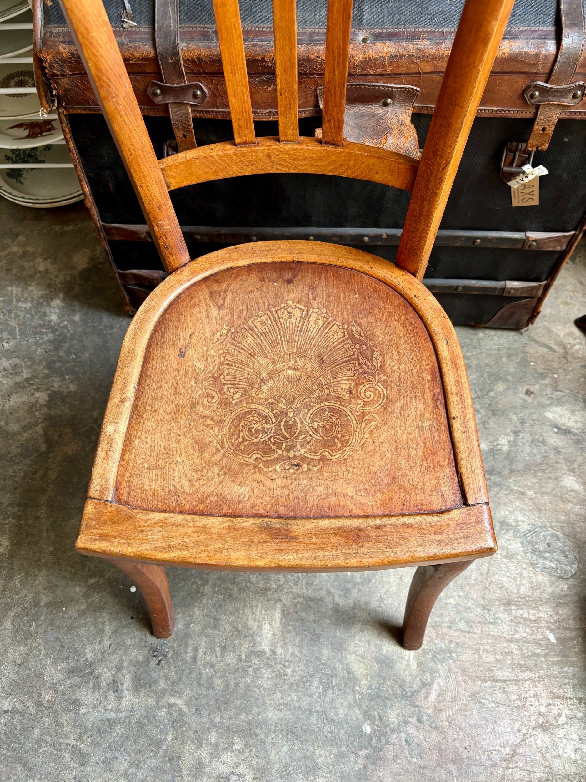 chaise-bistrot-luterma-hetre-gaufre-assise-vintage-axs-design-paris-france