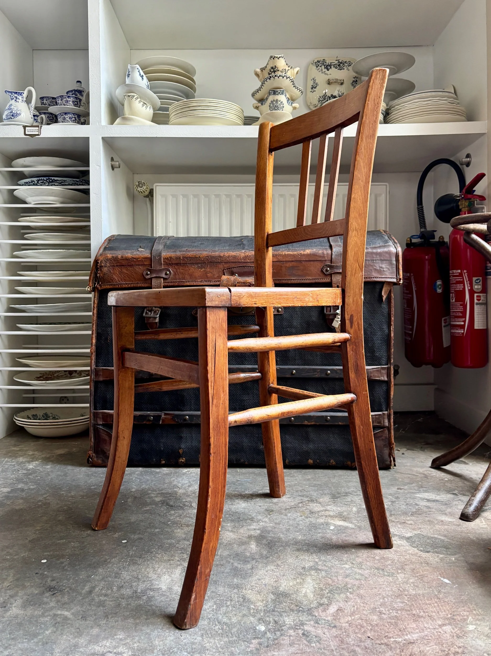 chaise-bistrot-luterma-hetre-gaufre-assise-vintage-axs-design-paris-france