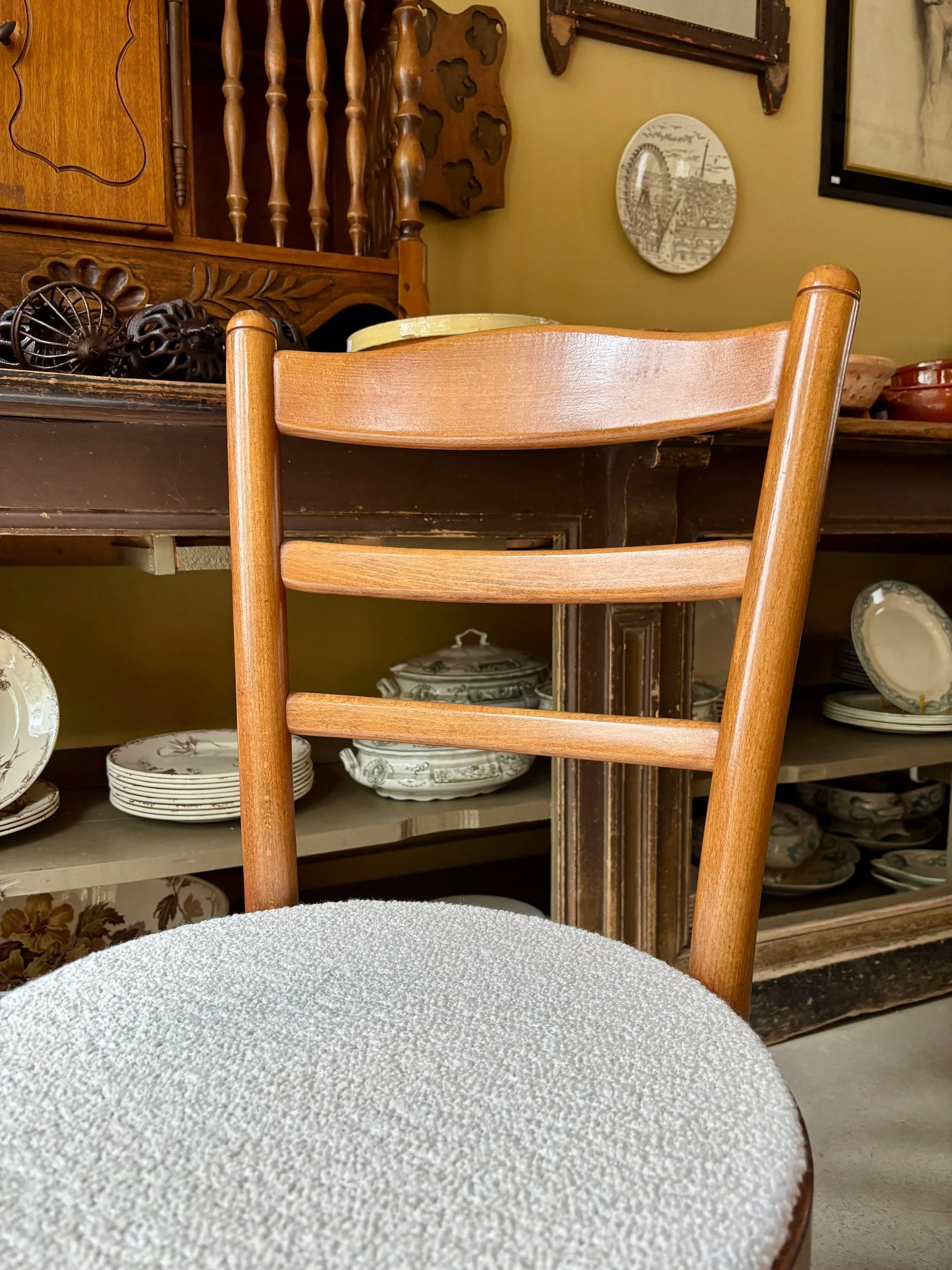 chaise-bistrot-baumann-hetre-coton-boucle-ecru-assise-vintage-axs-design-paris-france