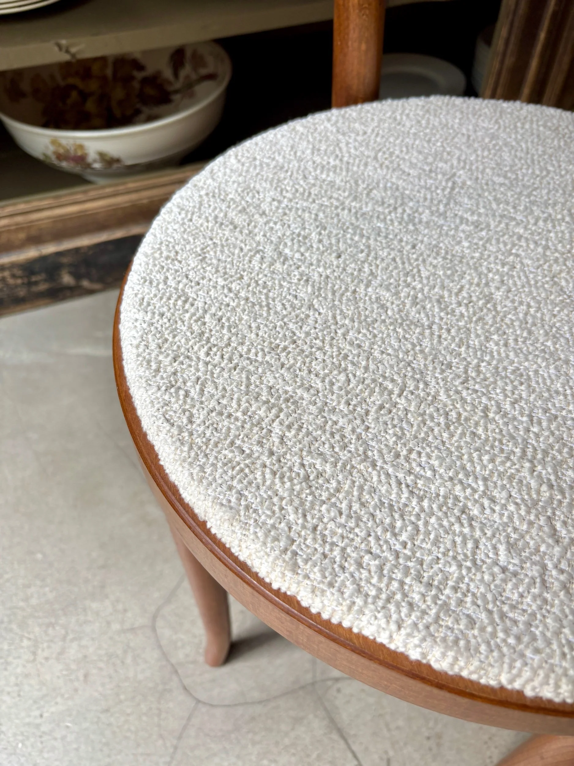 chaise-bistrot-baumann-hetre-coton-boucle-ecru-assise-vintage-axs-design-paris-france