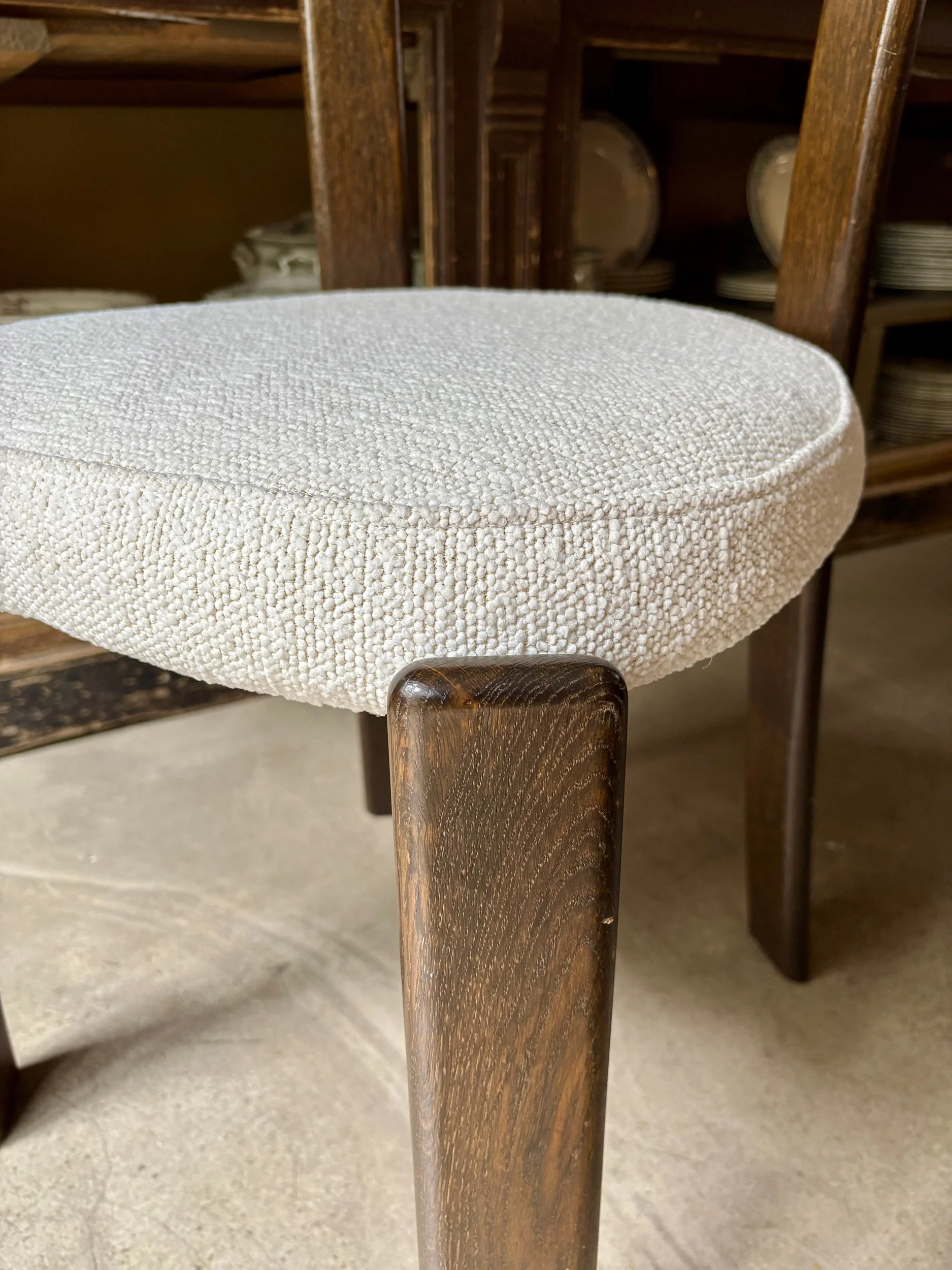 chaise-bruno-rey-hetre-bois-fonce-coton-boucle-ecru-assise-vintage-axs-design-paris-france