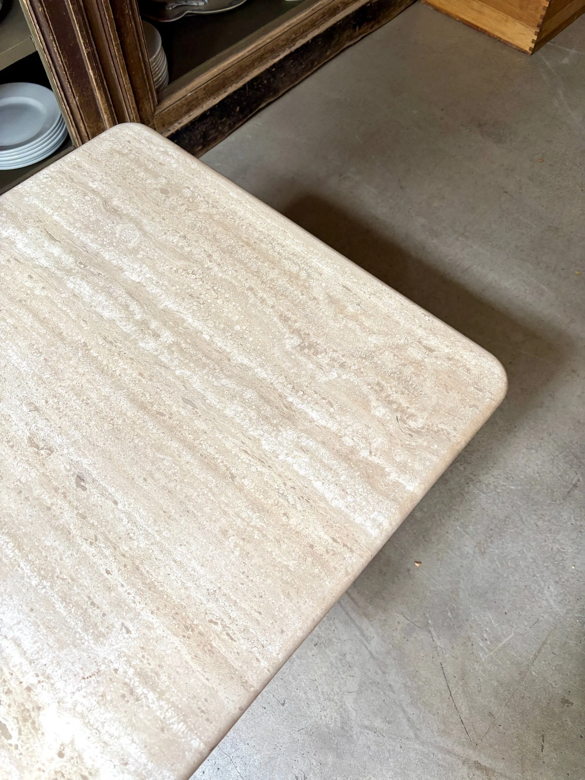 table-basse-appoint-travertin-meuble-vintage-axs-design-paris-france