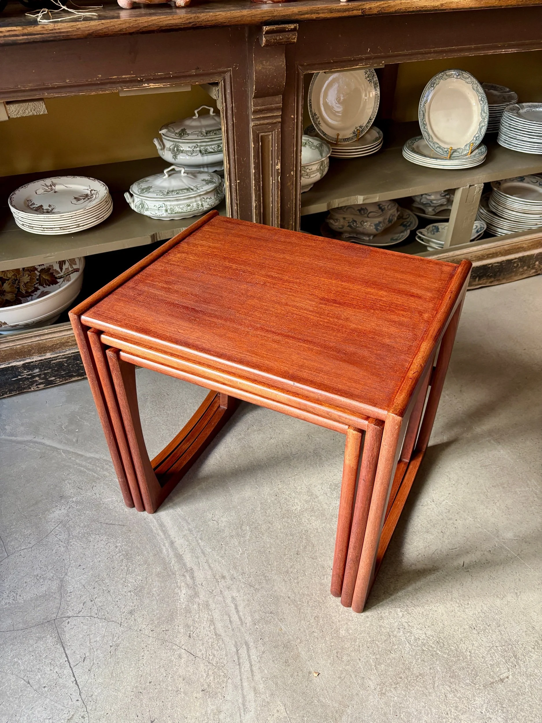table-basse-gigogne-gplan-quadrille-teck-meuble-vintage-axs-design-paris-france