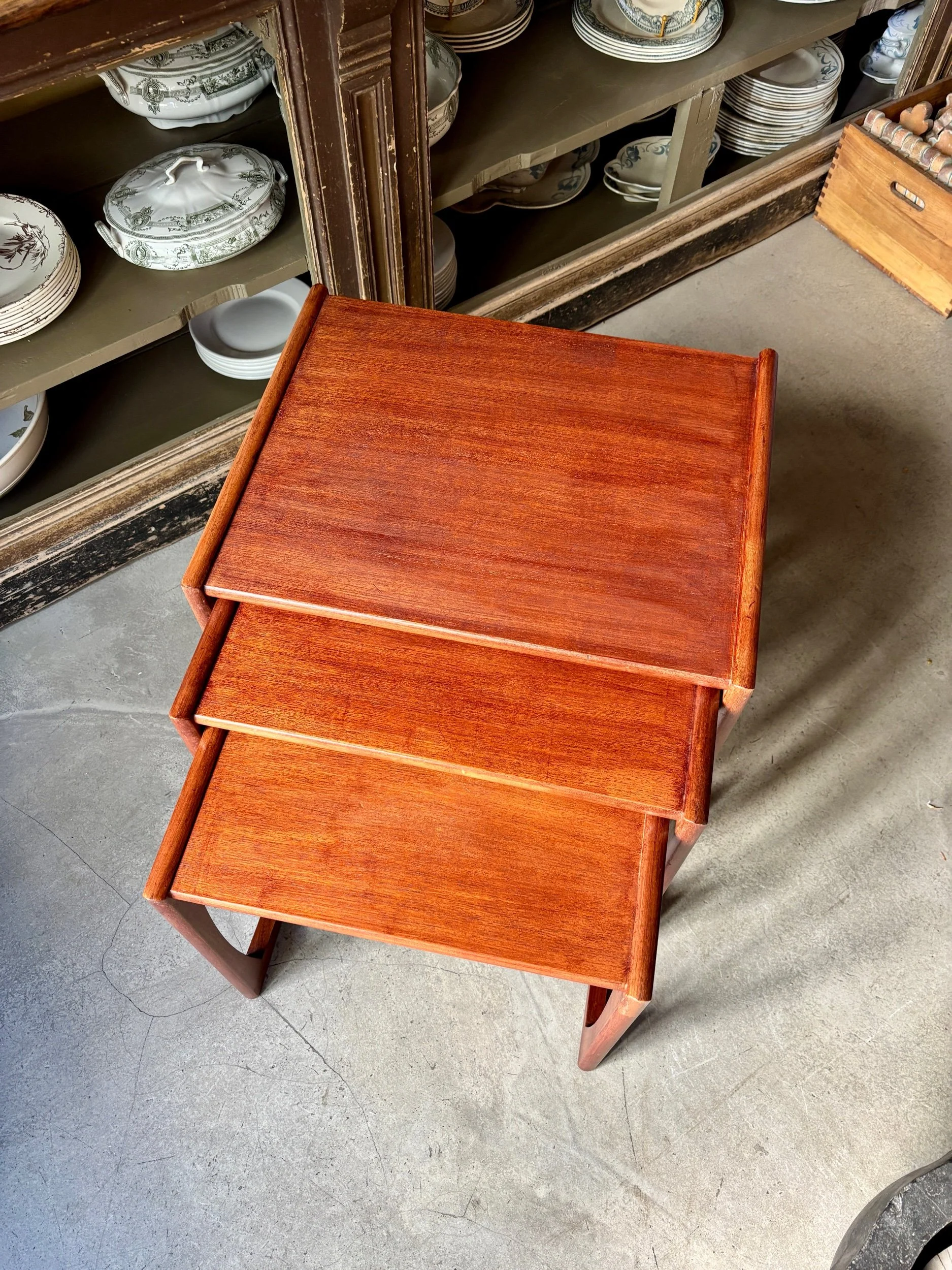 table-basse-gigogne-gplan-quadrille-teck-meuble-vintage-axs-design-paris-france