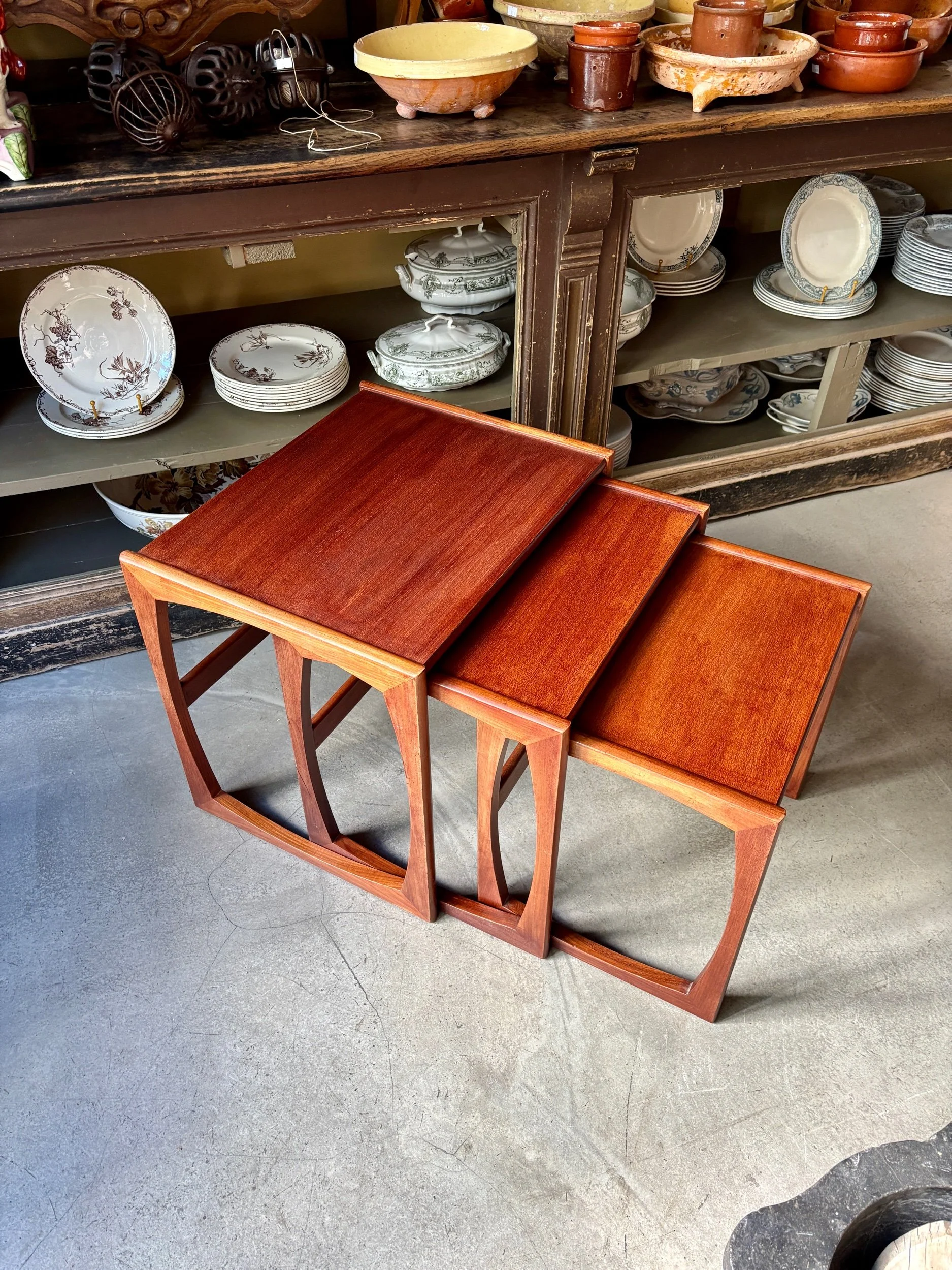 table-basse-gigogne-gplan-quadrille-teck-meuble-vintage-axs-design-paris-france