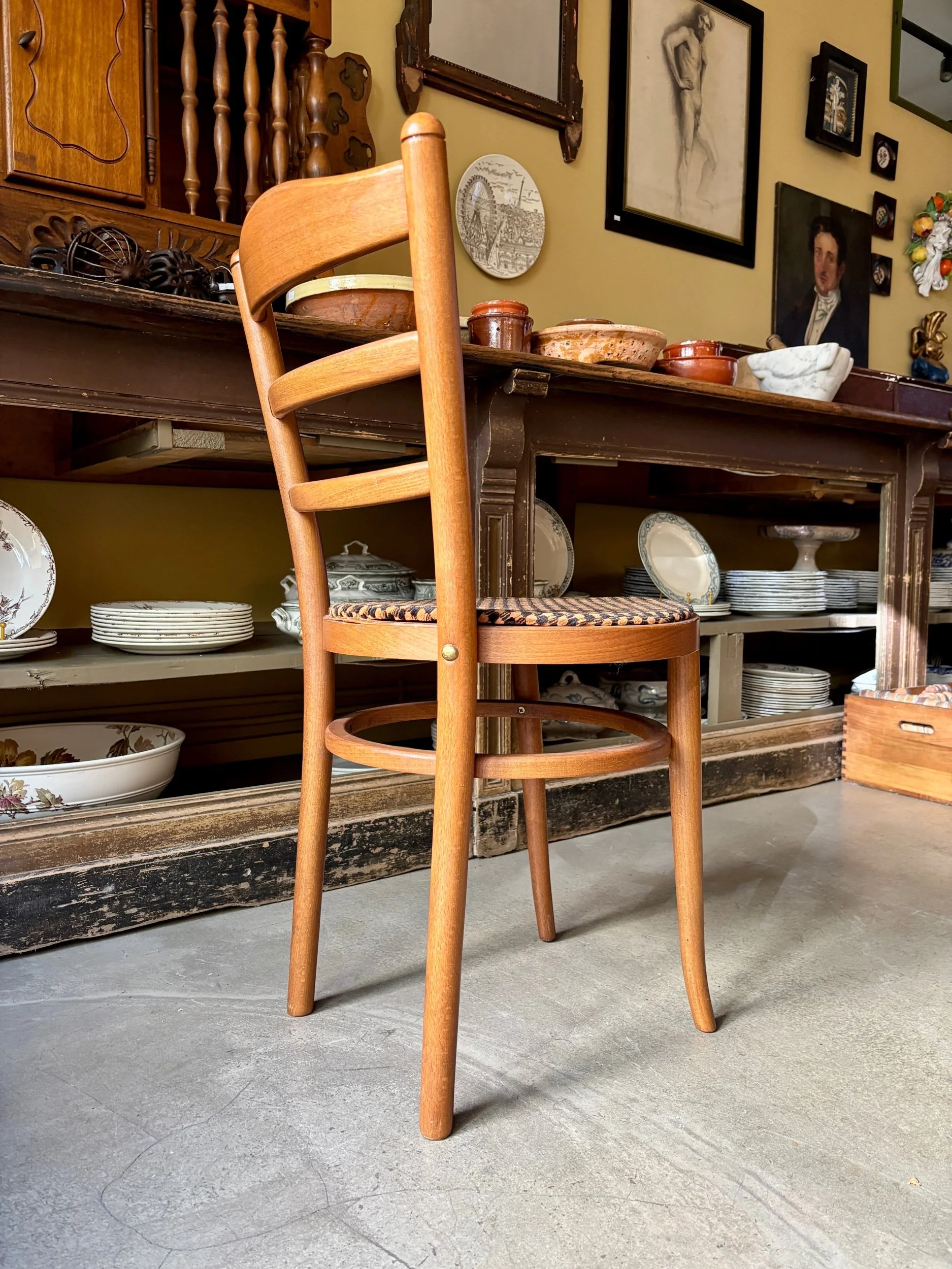 chaise-bistrot-baumann-hetre-coton-noir-orange-assise-vintage-axs-design-paris-france