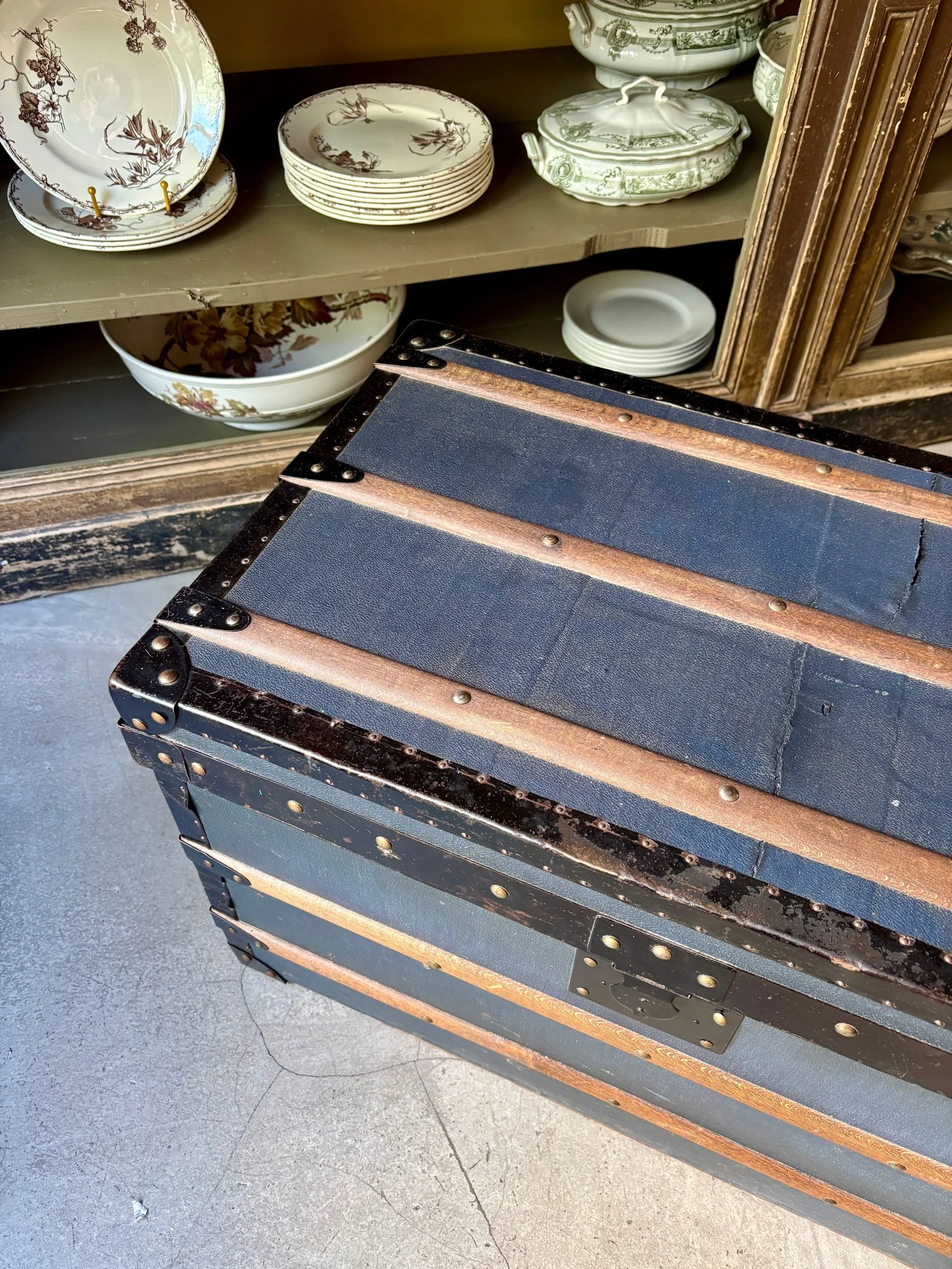 malle-desire-richard-meuble-rangement-vintage-axs-design-paris-france