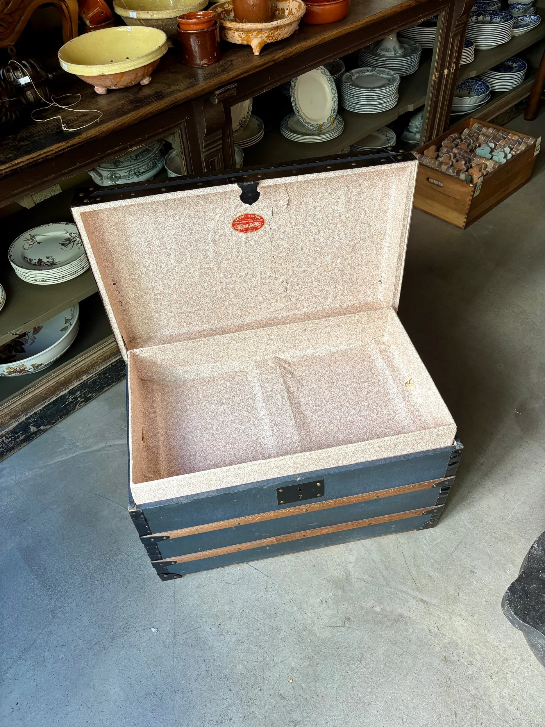malle-desire-richard-meuble-rangement-vintage-axs-design-paris-france