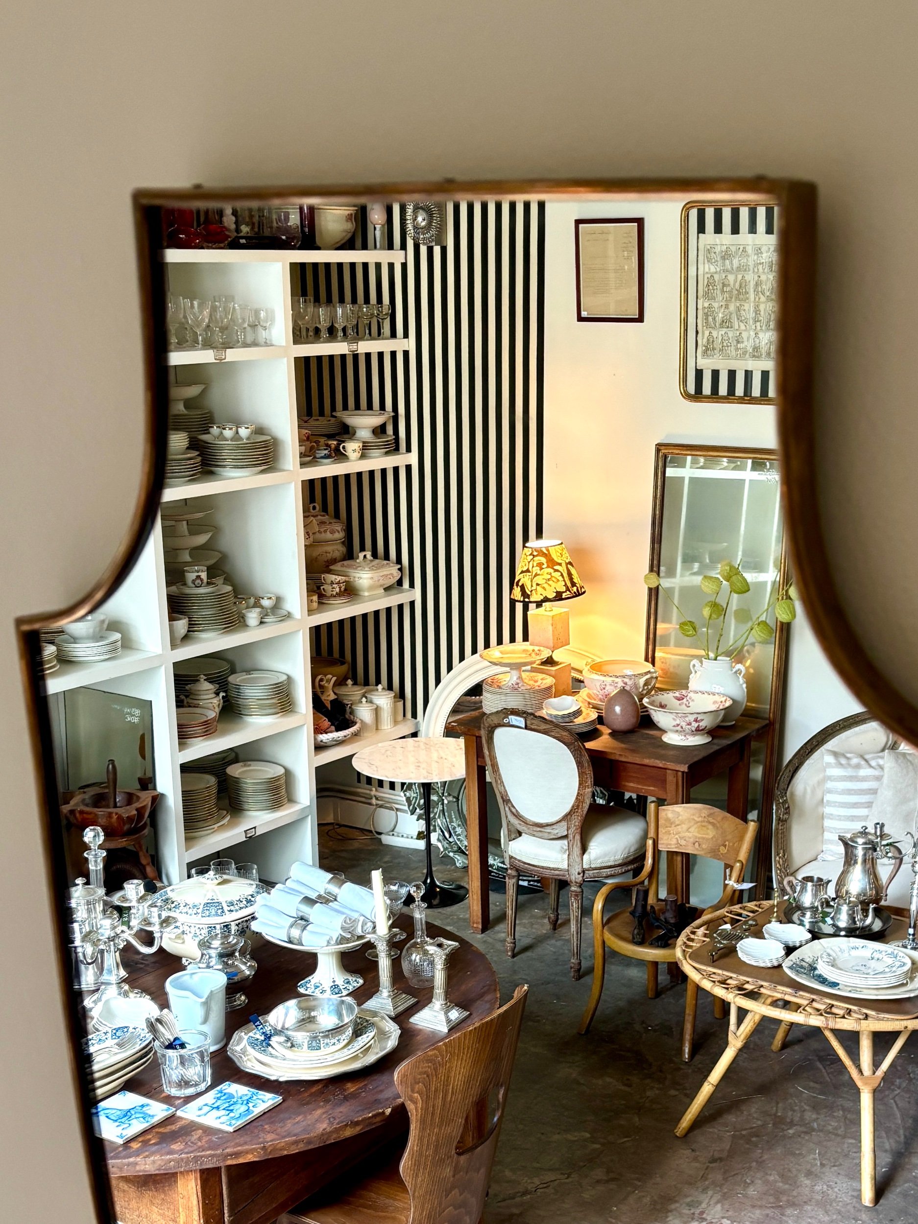 miroir-ecusson-metal-dore-decoration-vintage-axs-design-paris-france