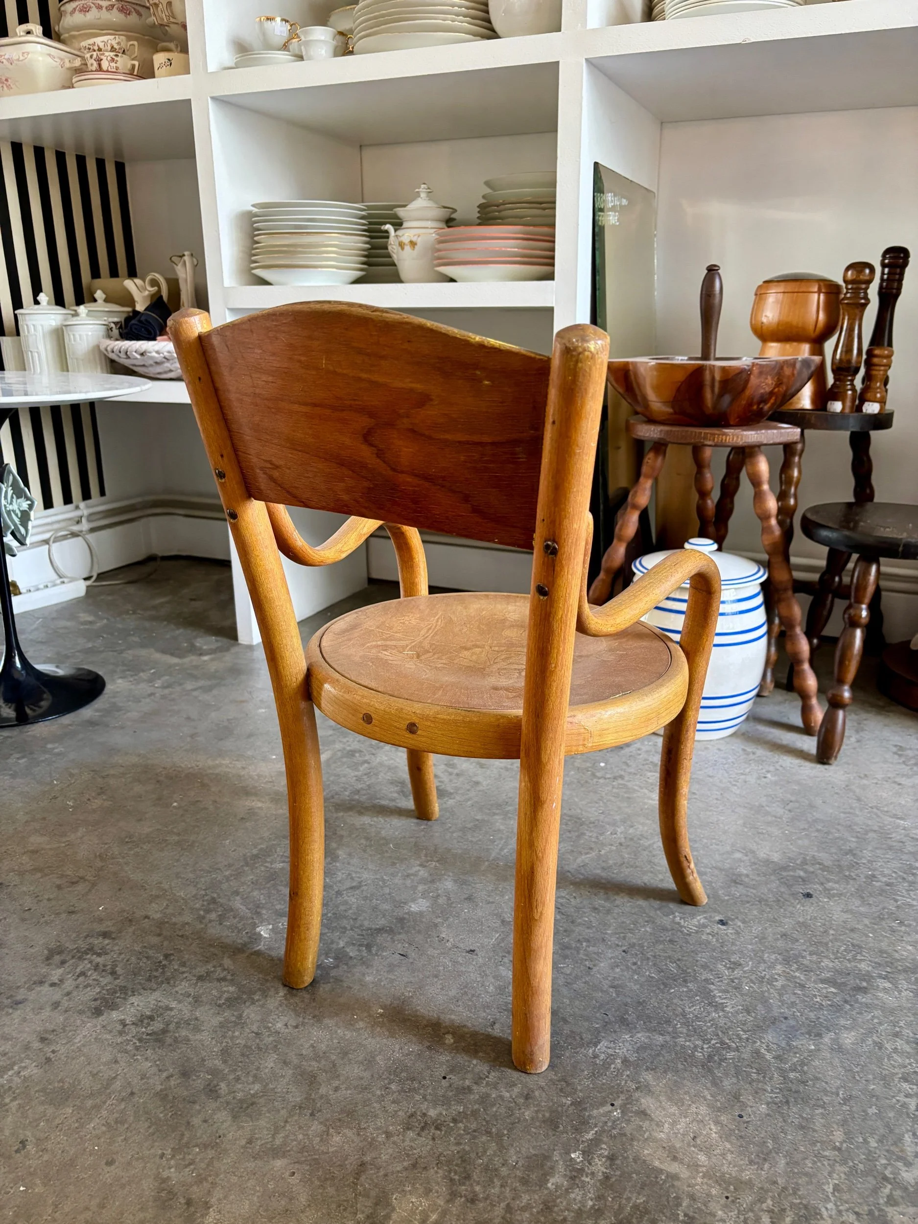 fauteuil-enfant-fischel-bistrot-bois-assise-vintage-axs-design-paris-france