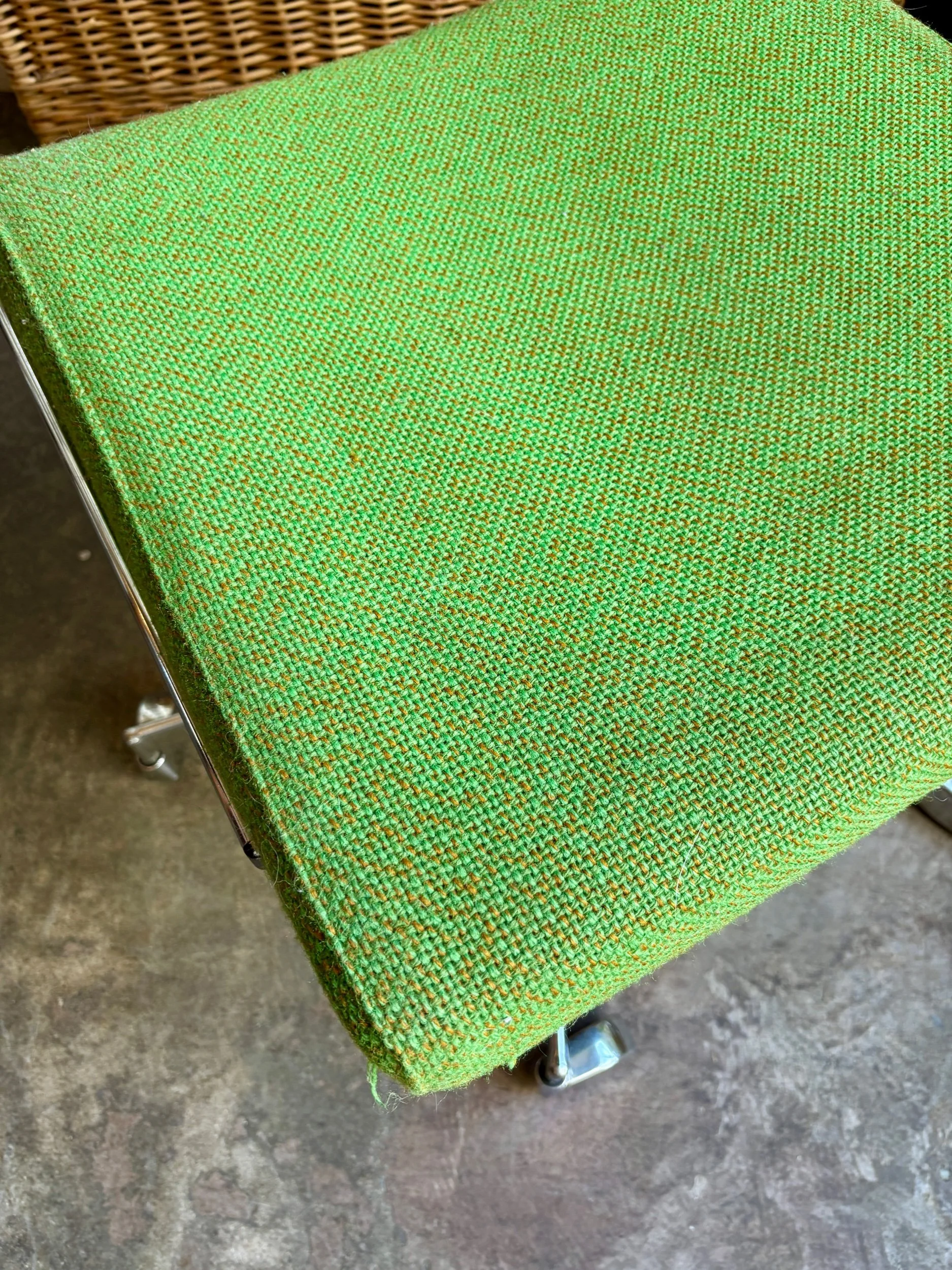 chaise-bureau-coton-vert-metal-chrome-assise-vintage-axs-design-paris-france