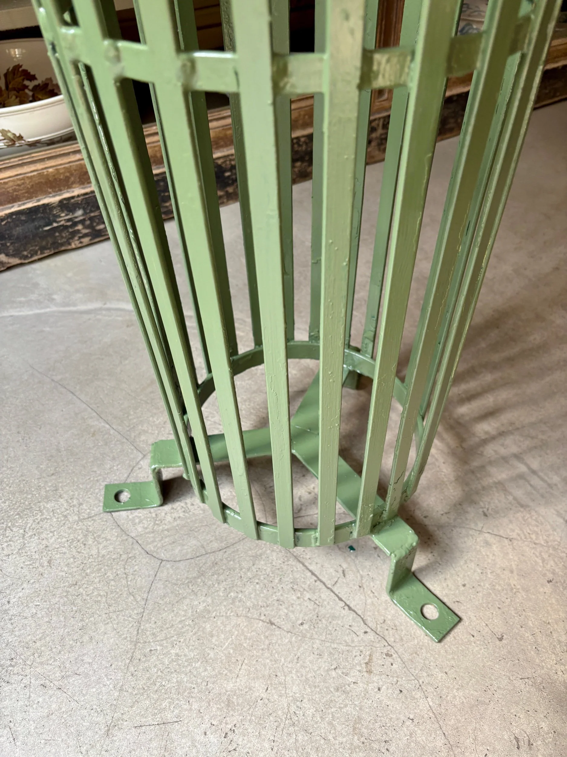 poubelle-cache-pot-jardin-metal-vert-decoration-vintage-axs-design-paris-france