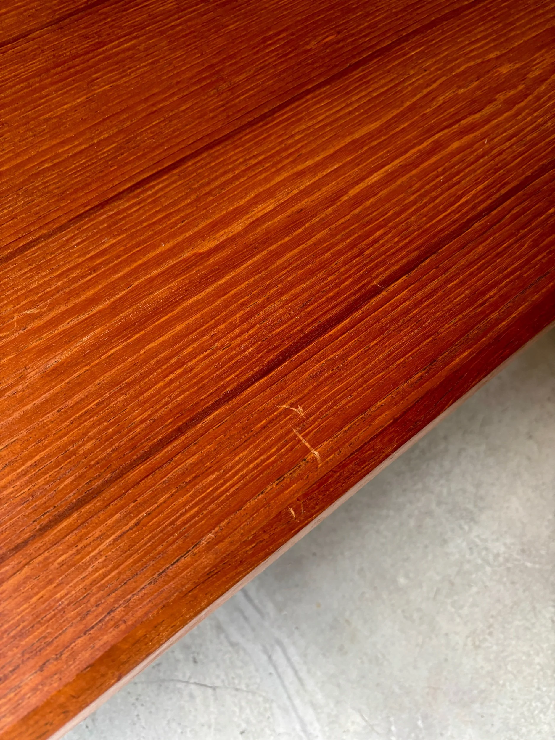 table-basse-teck-johannes-andersen-scandinave-meuble-vintage-axs-design-paris-france