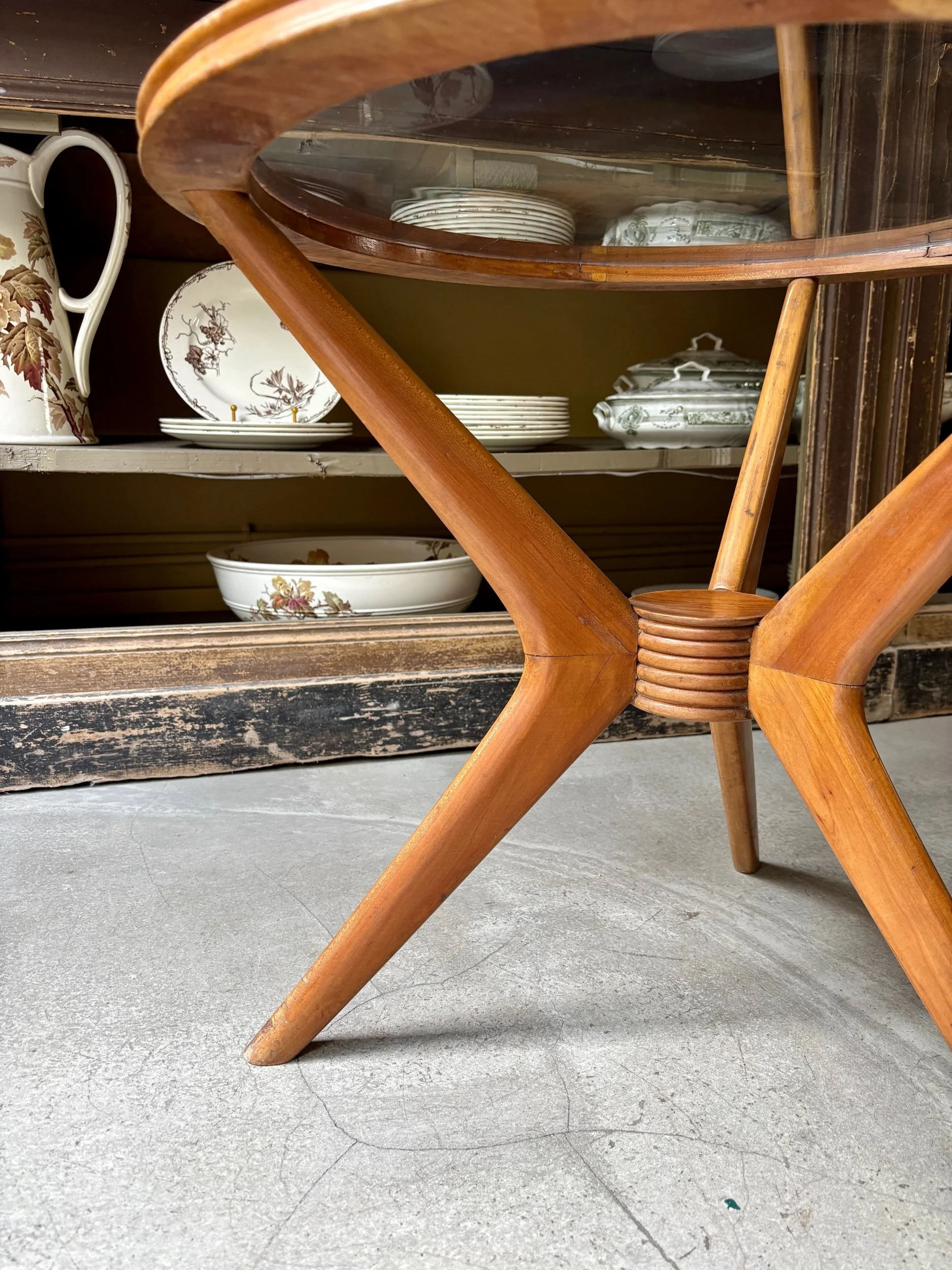 table-basse-appoint-bois-fonce-verre-meuble-vintage-axs-design-paris-france